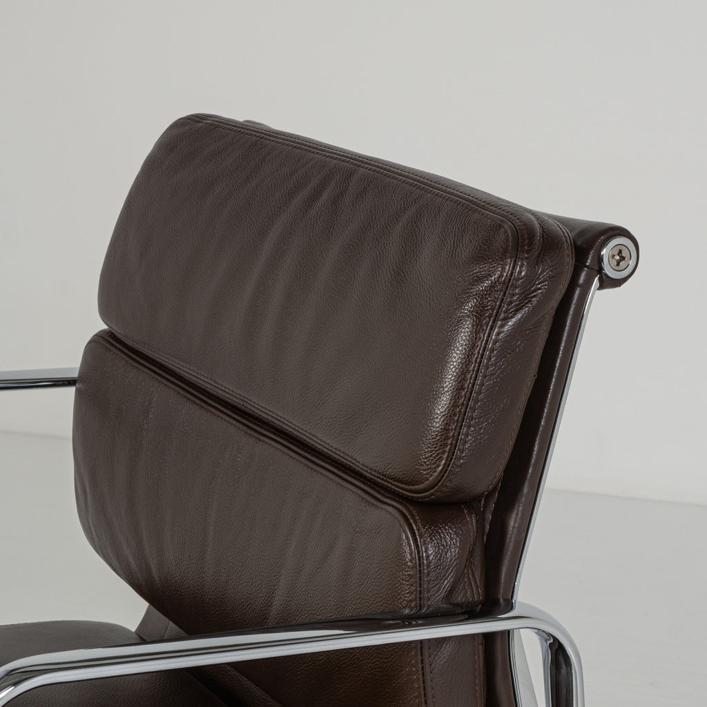 Chaise de bureau Soft Pad EA 217 de Charles et Ray Eames pour ICF