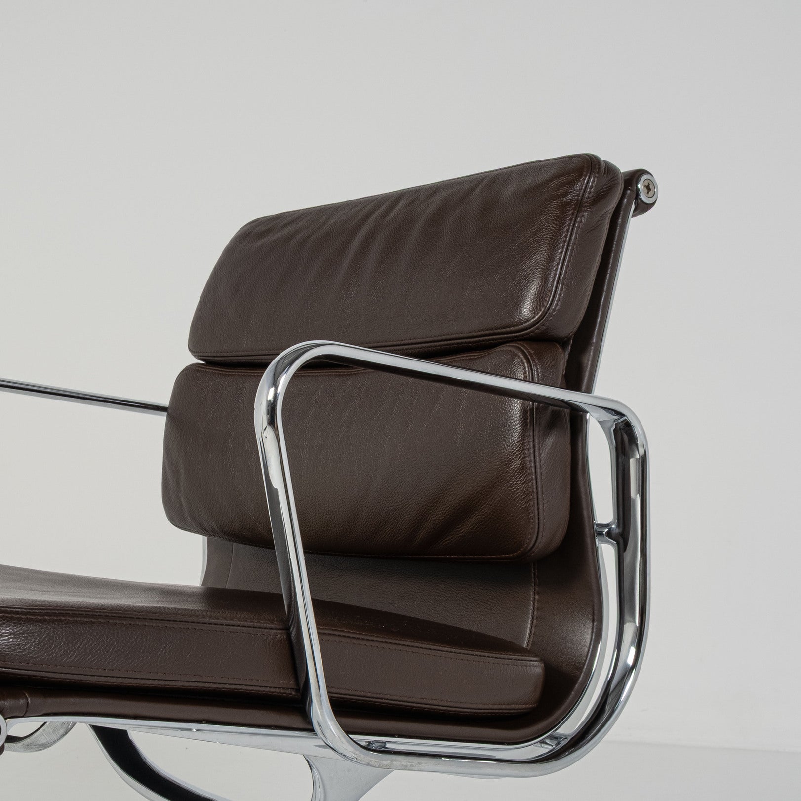 Sedia da ufficio Soft Pad EA 217 di Charles e Ray Eames per ICF (Copia)