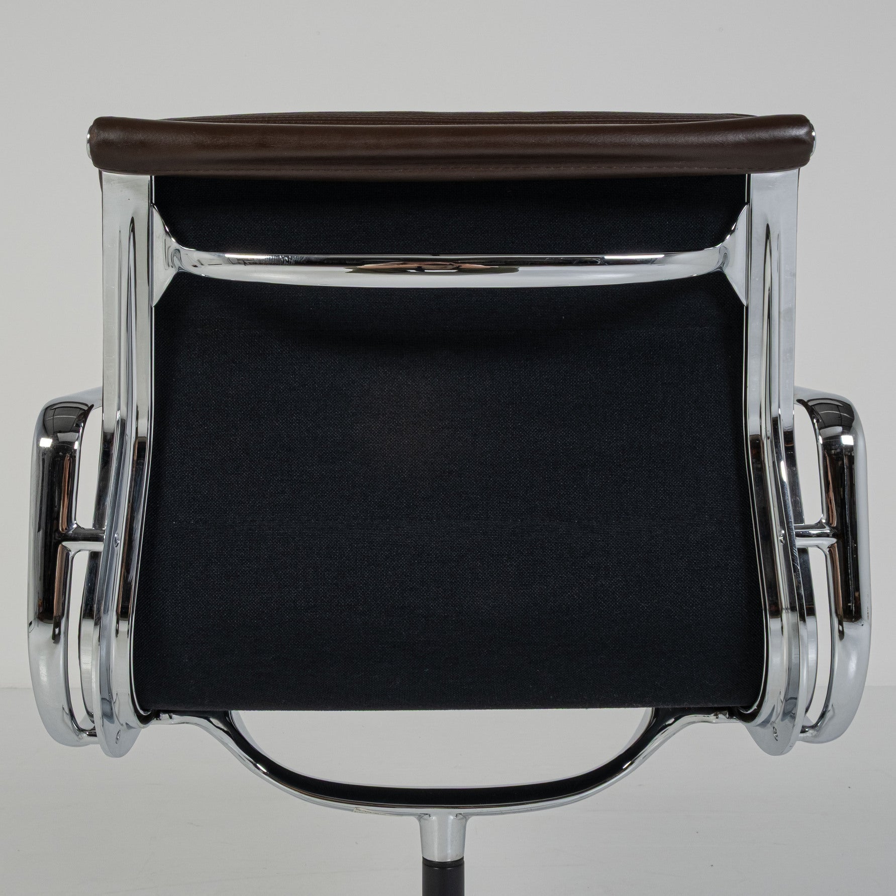Chaise de bureau Soft Pad EA 217 de Charles et Ray Eames pour ICF