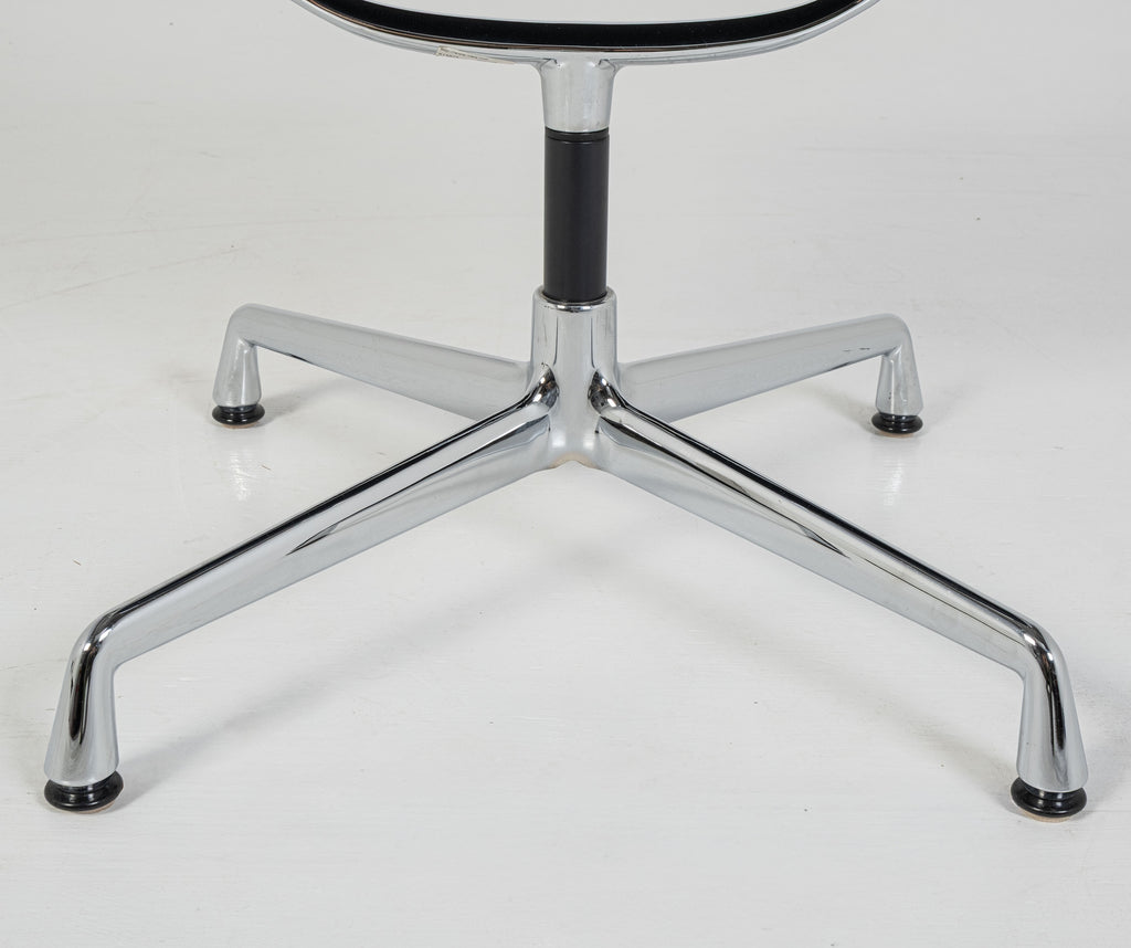 Sedia da ufficio Soft Pad EA 217 di Charles e Ray Eames per ICF (Copia)