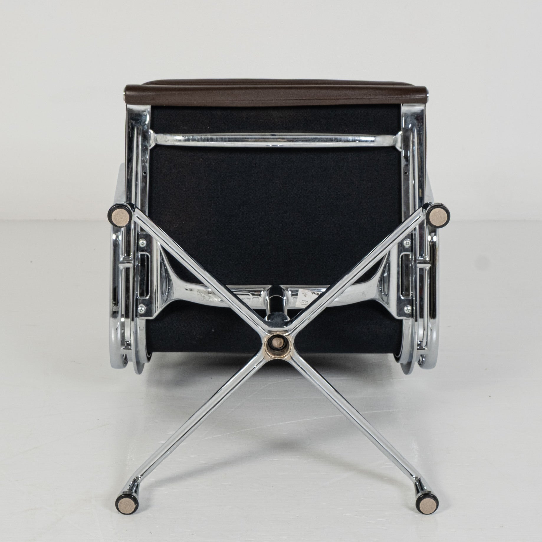 Chaise de bureau Soft Pad EA 217 de Charles et Ray Eames pour ICF