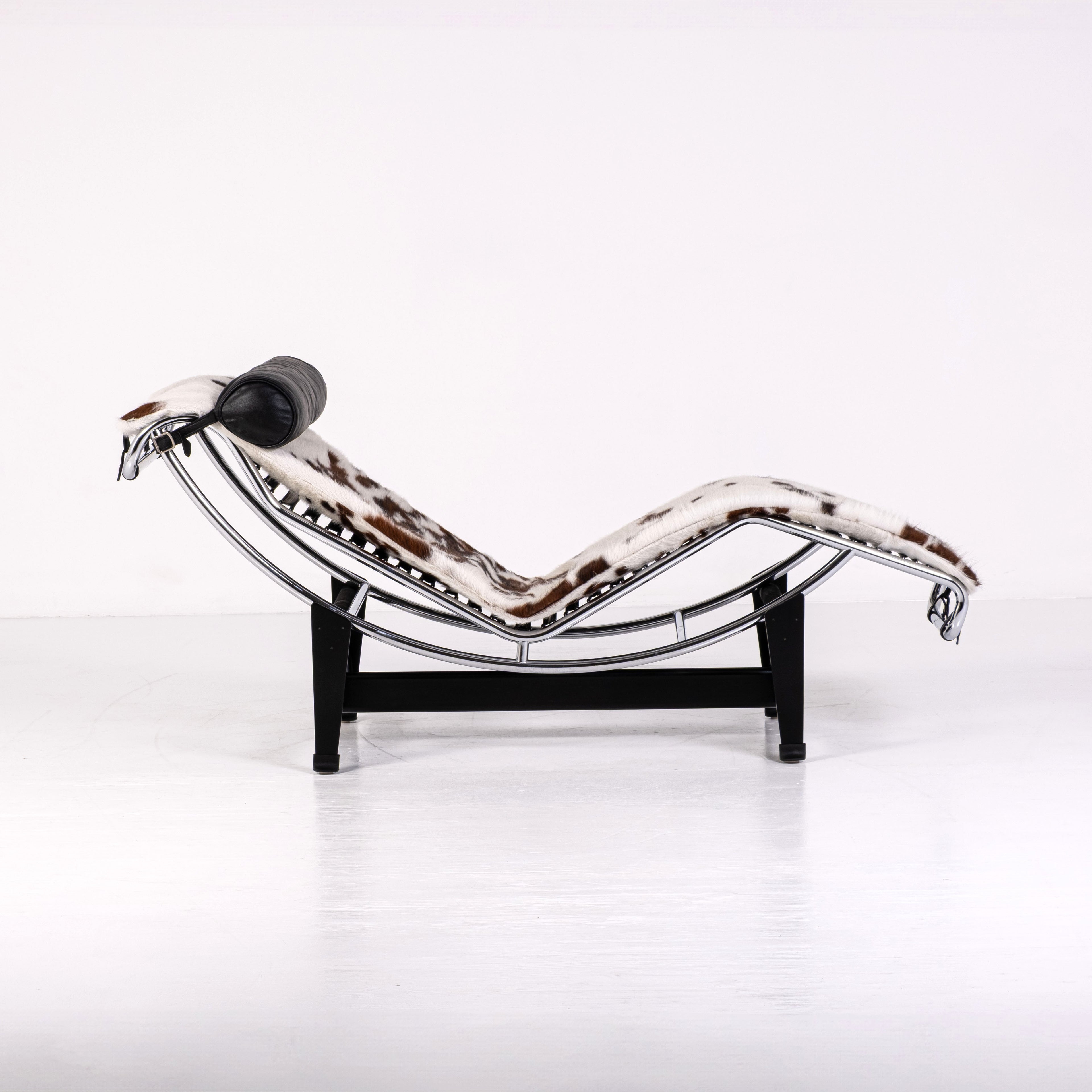 LC4 Chaise Longue by Le Corbusier, Pierre Jeanneret and Charlotte Perriand for Alivar