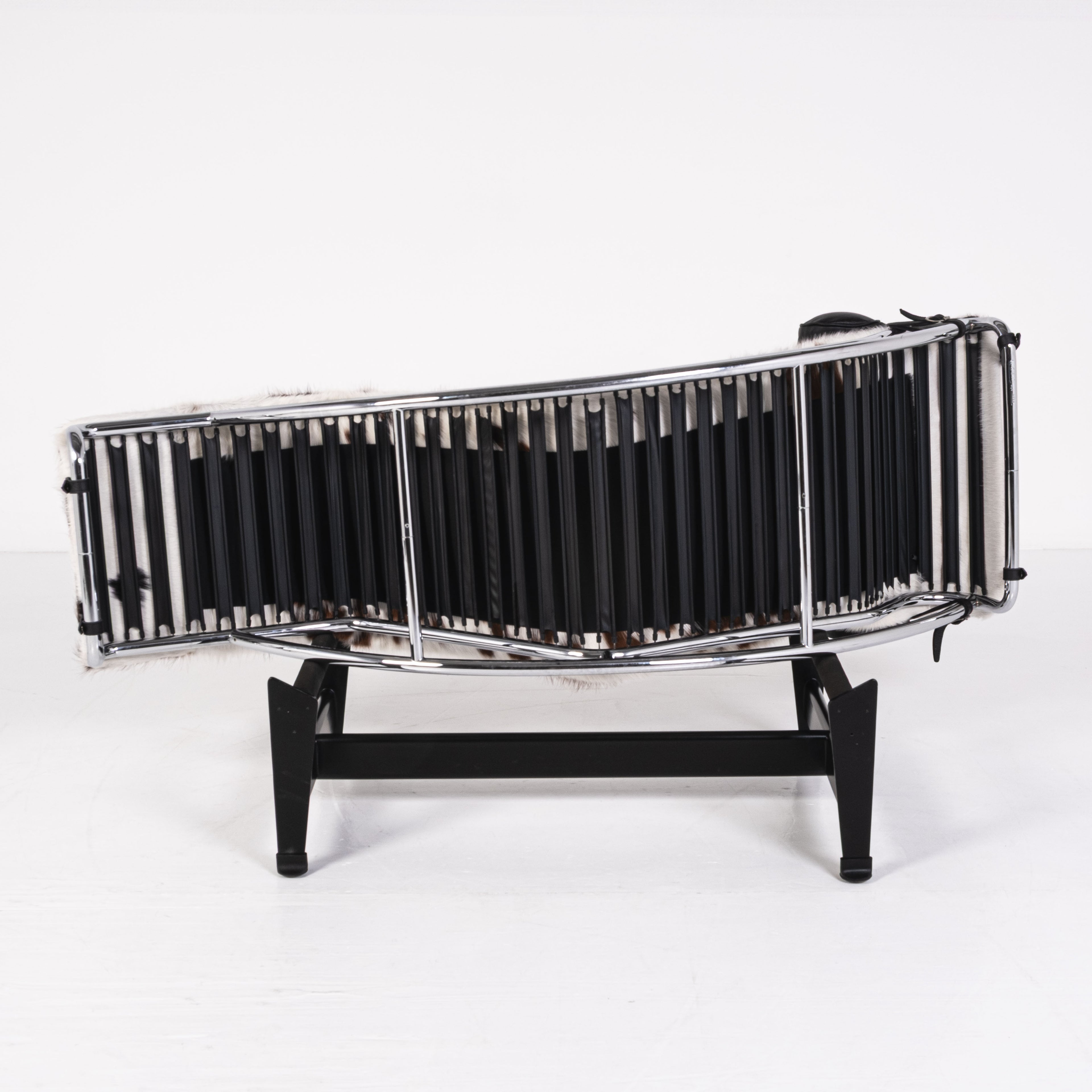 LC4 Chaise Longue by Le Corbusier, Pierre Jeanneret and Charlotte Perriand for Alivar