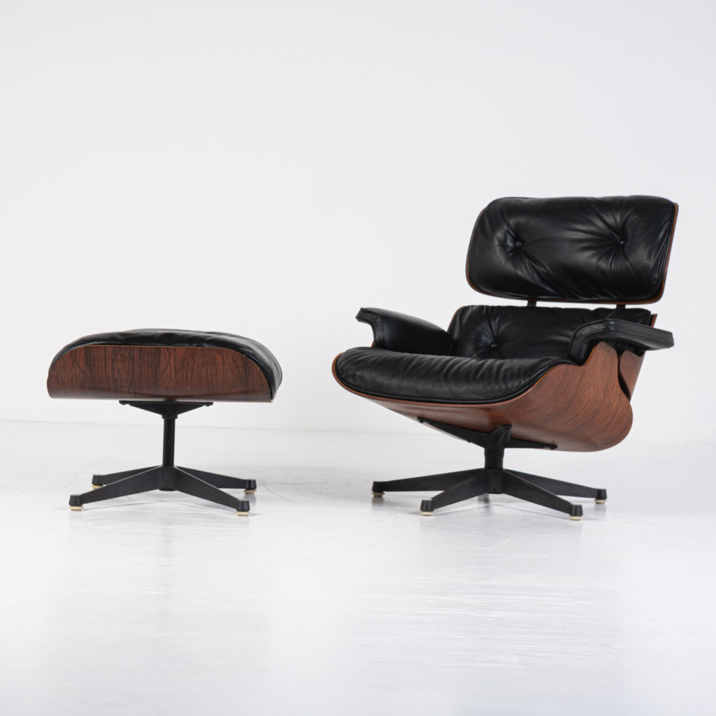 Herman Miller, ICF - Charles Eames, Ray Eames - Poltrona con pouf - Lounge chair - Noce