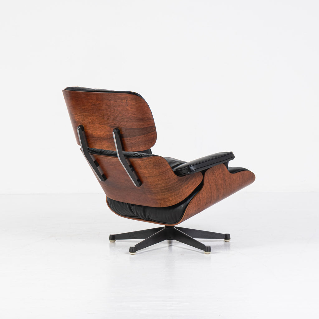 Herman Miller, ICF - Charles Eames, Ray Eames - Poltrona con pouf - Lounge chair - Noce