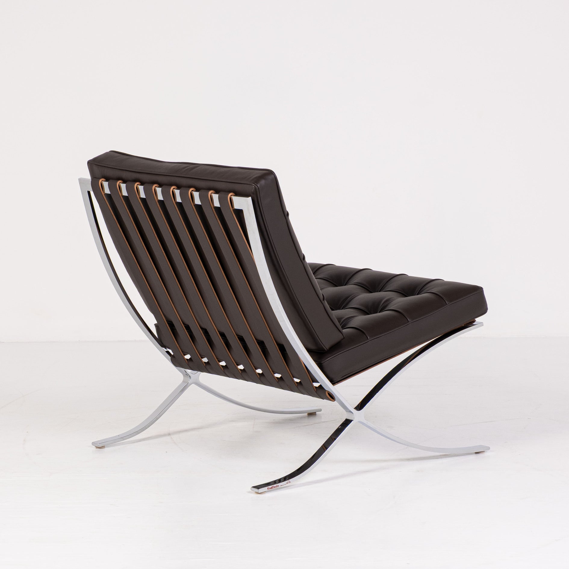 Poltrona Barcelona di Ludwig Mies van der Rohe e Lilly Reich per Knoll