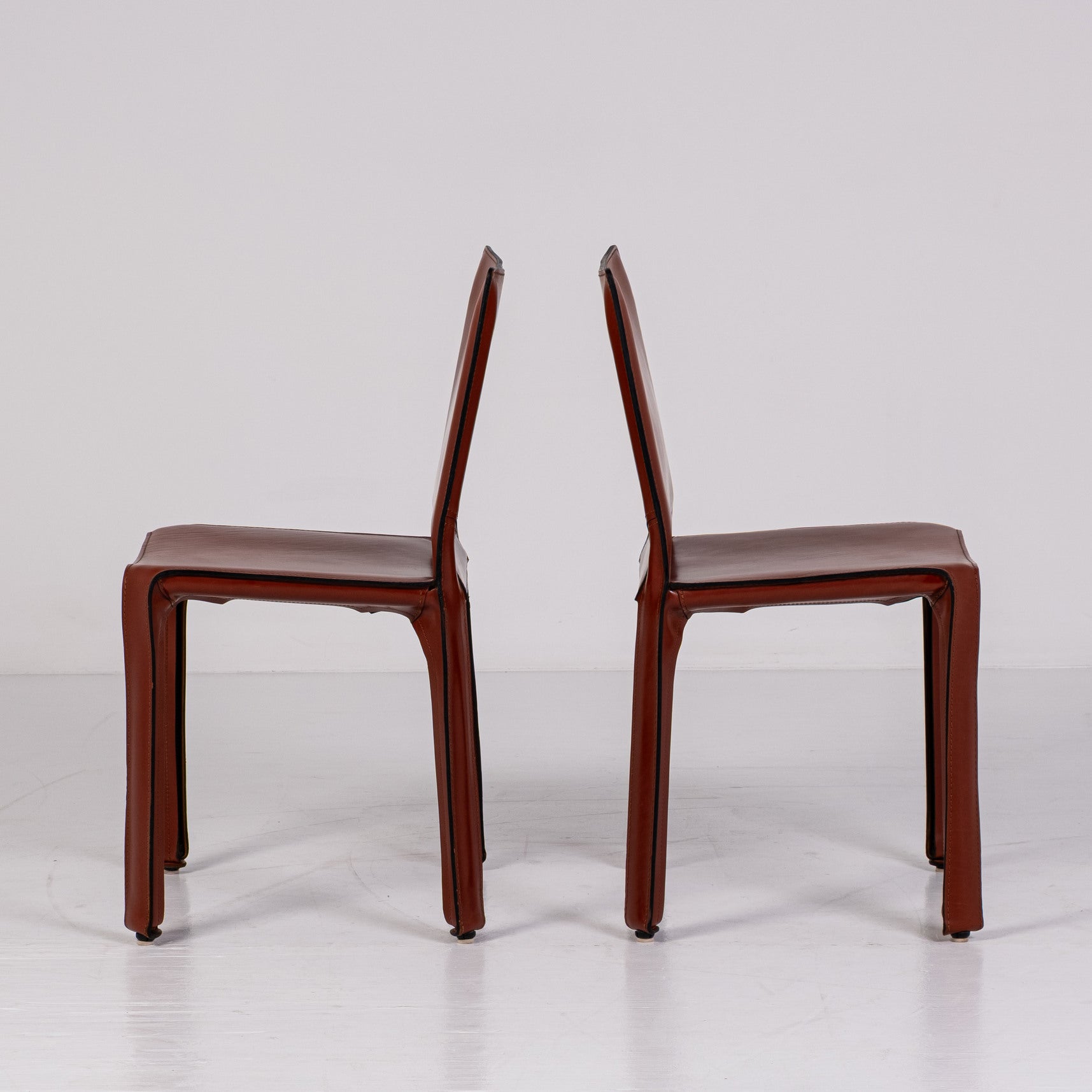 Set di 2 Sedie Cab – Design Mario Bellini per Cassina