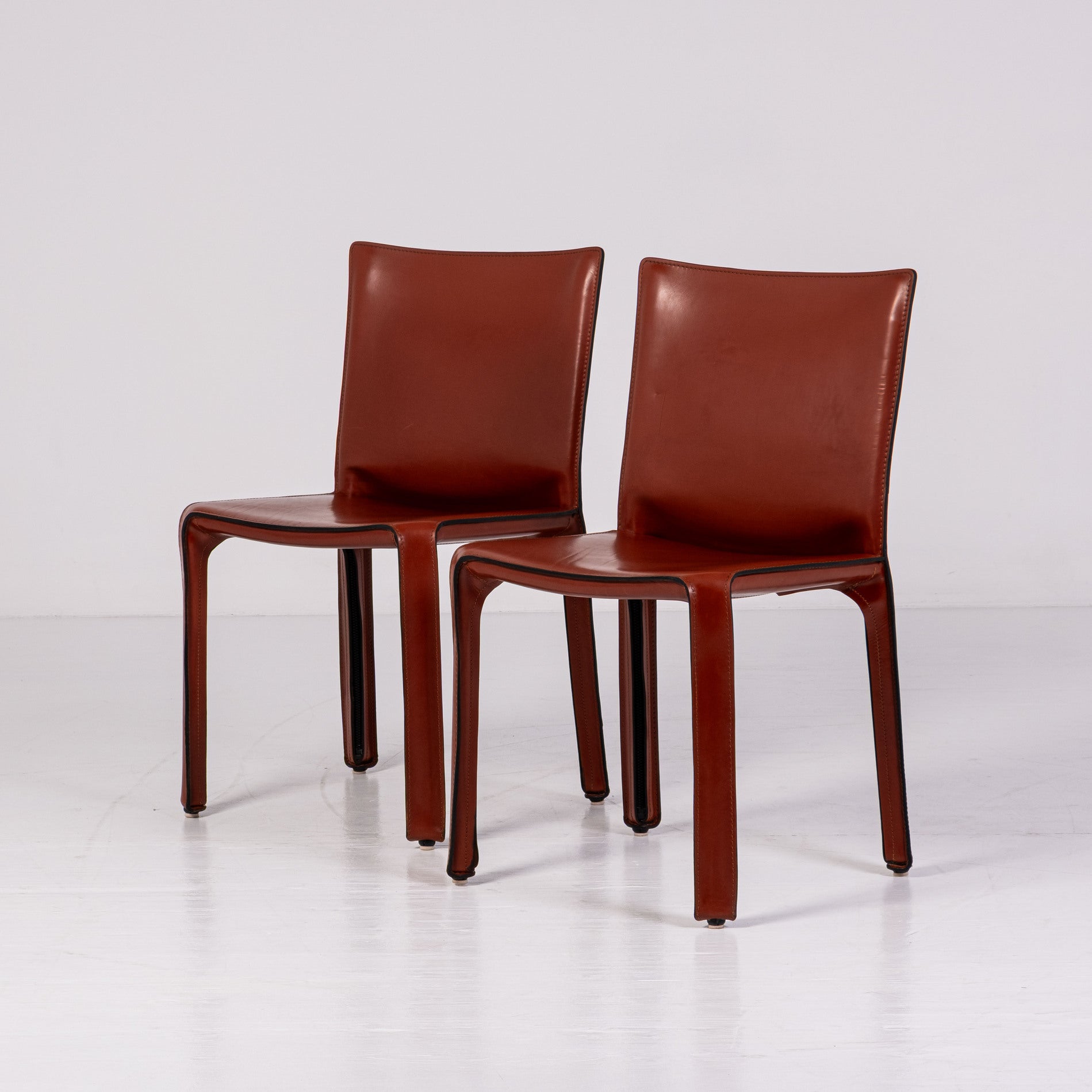 Set di 2 Sedie Cab – Design Mario Bellini per Cassina