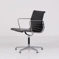 Aluminium Chair EA 108 di Charles & Ray Eames per ICF