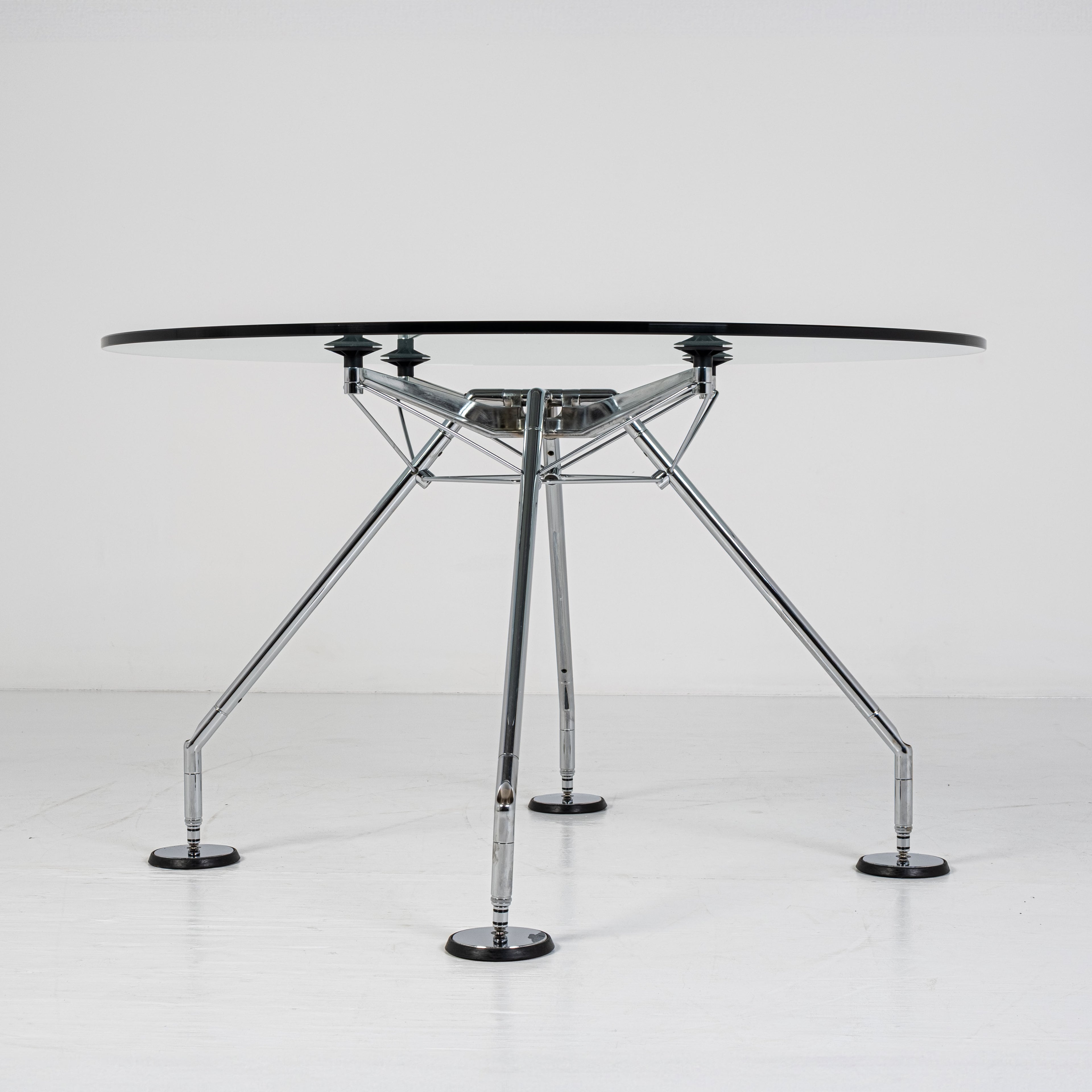 Table Nomos – Design Norman Foster pour Tecno, 1986