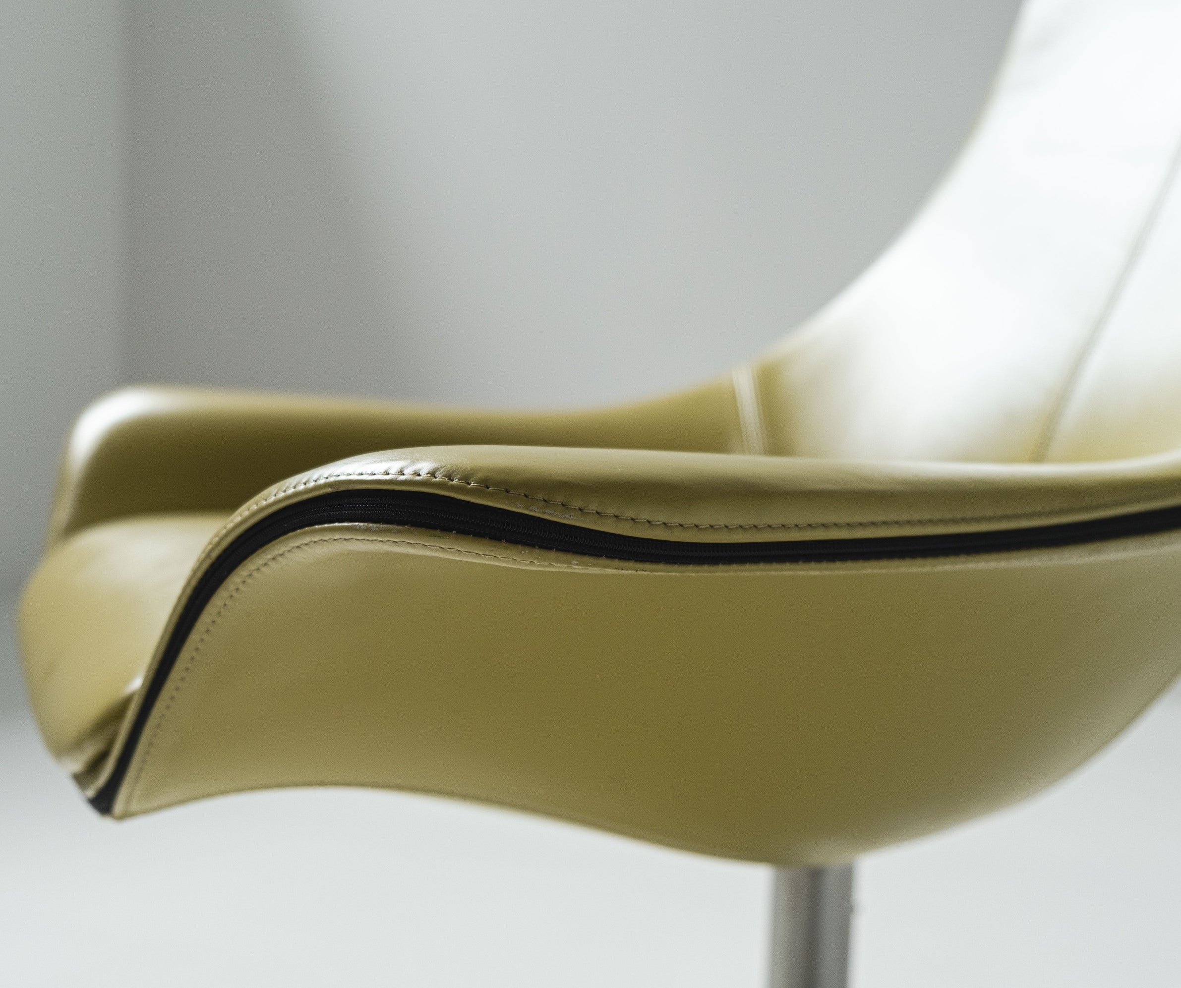 Coppia di Poltroncine 2Leather – Design Rodolfo Dordoni per Matteo Grassi