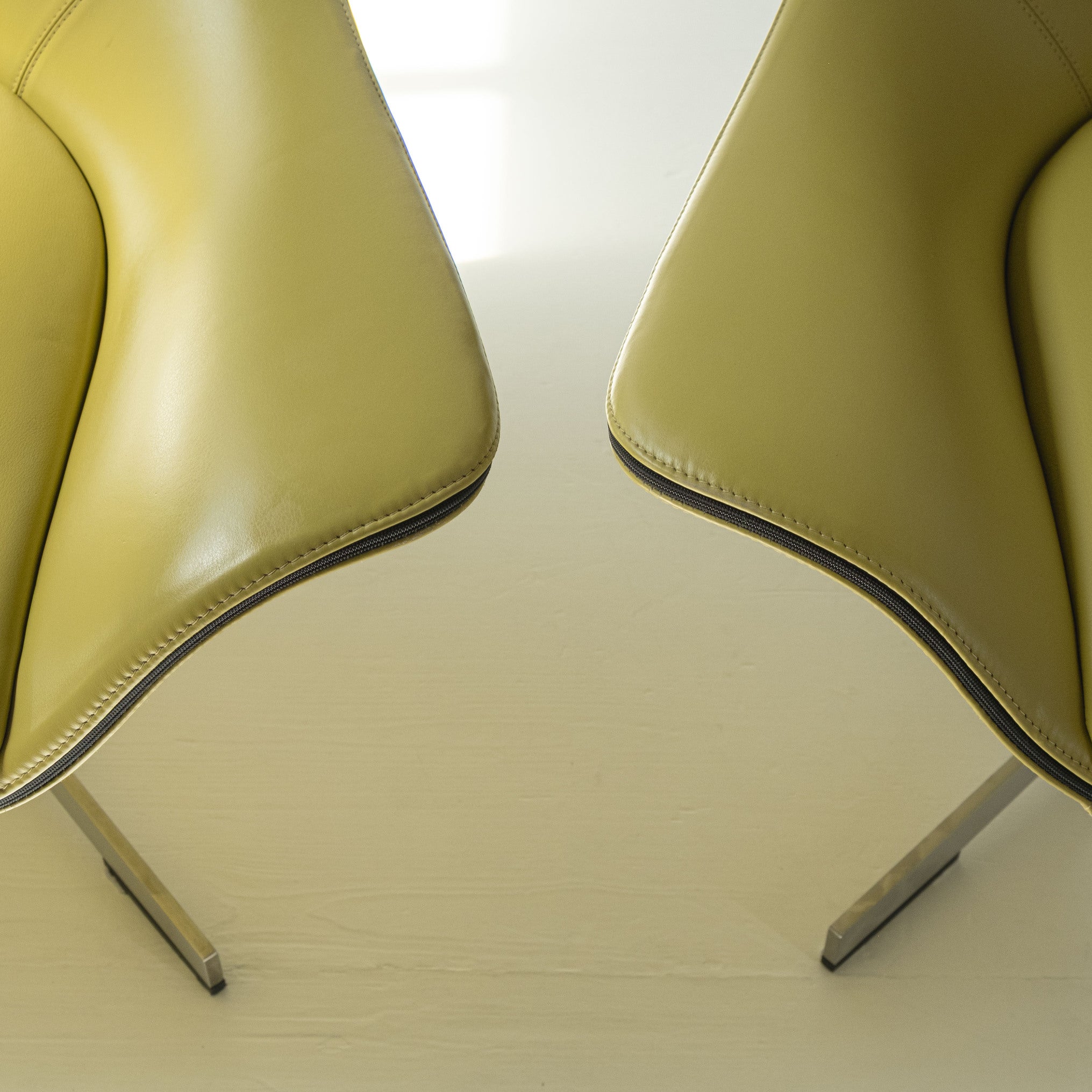 Coppia di Poltroncine 2Leather – Design Rodolfo Dordoni per Matteo Grassi