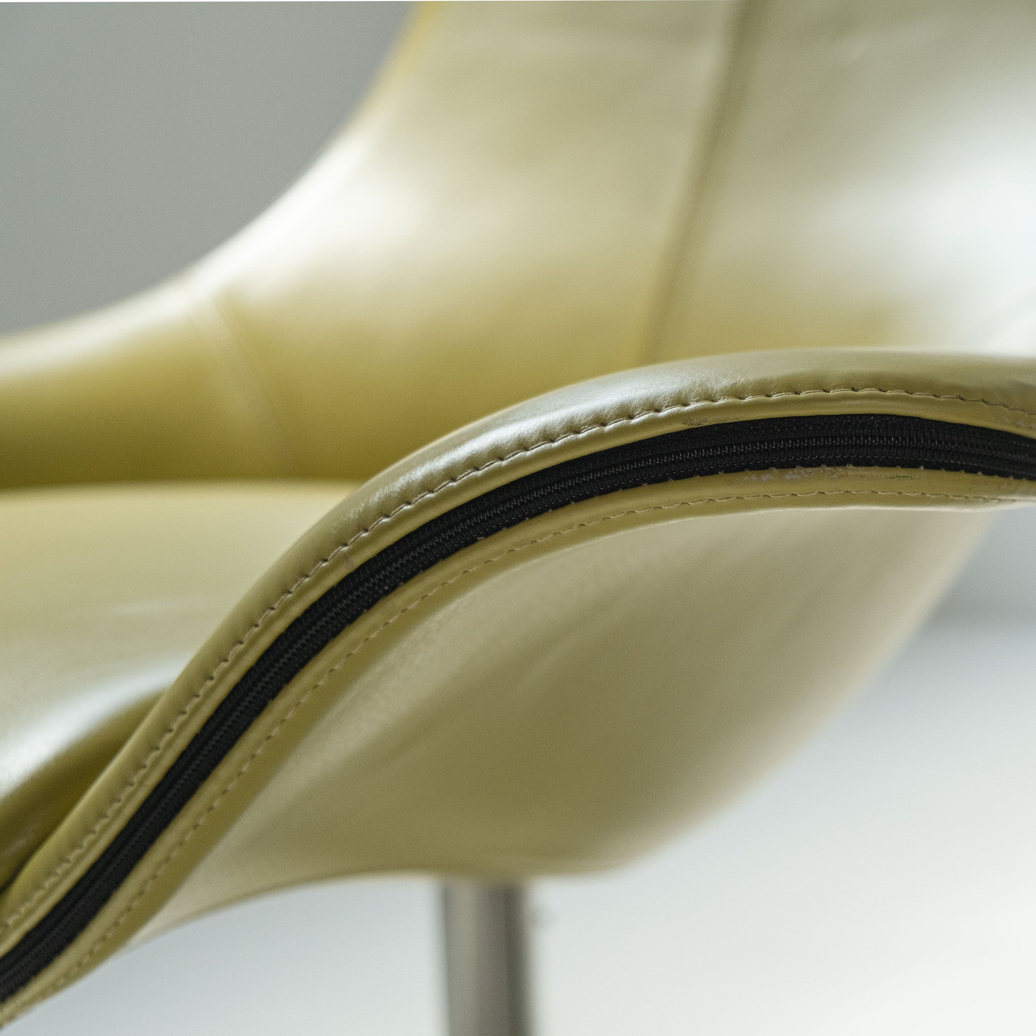 Coppia di Poltroncine 2Leather – Design Rodolfo Dordoni per Matteo Grassi