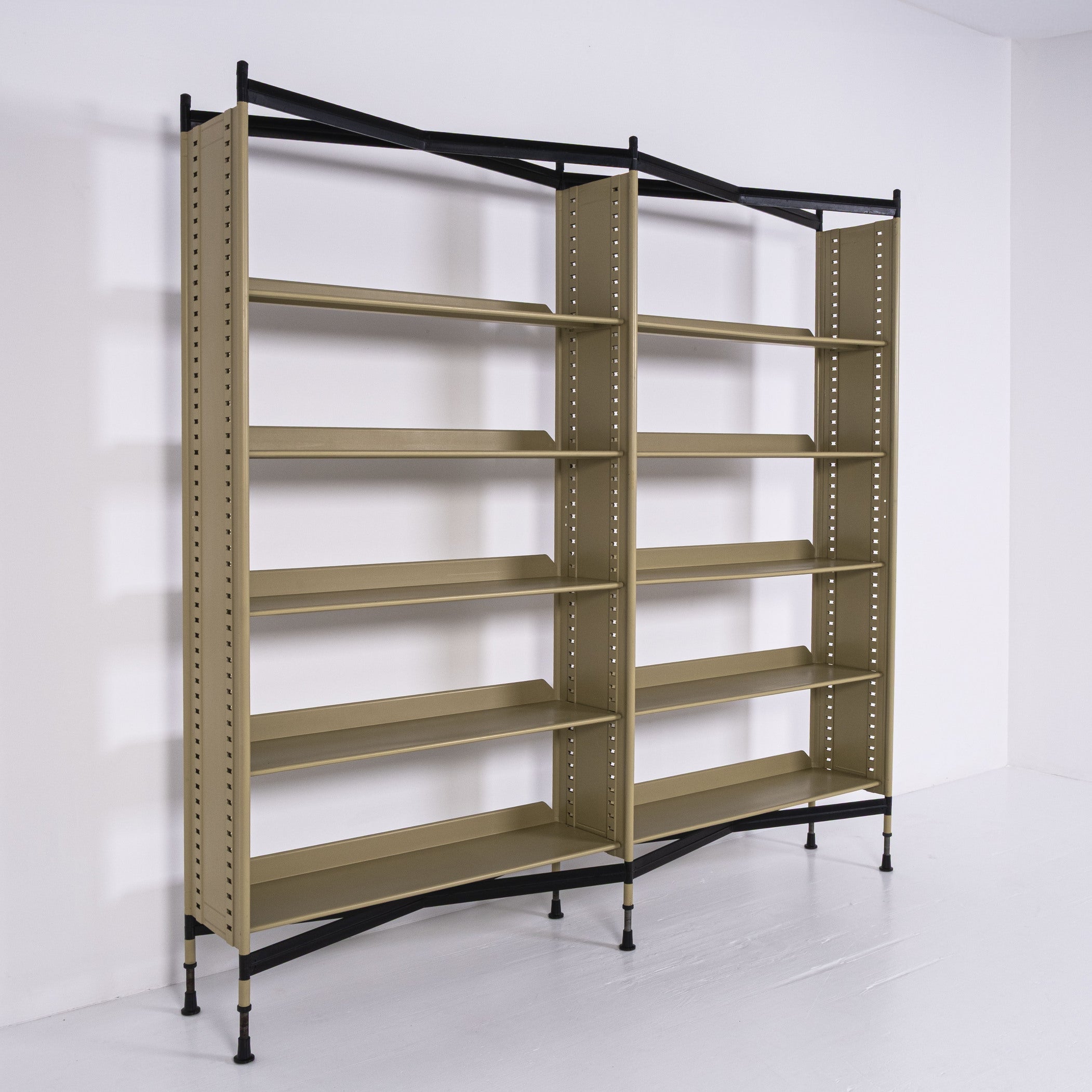 Bibliothèque Spazio – Design Studio BBPR pour Olivetti
