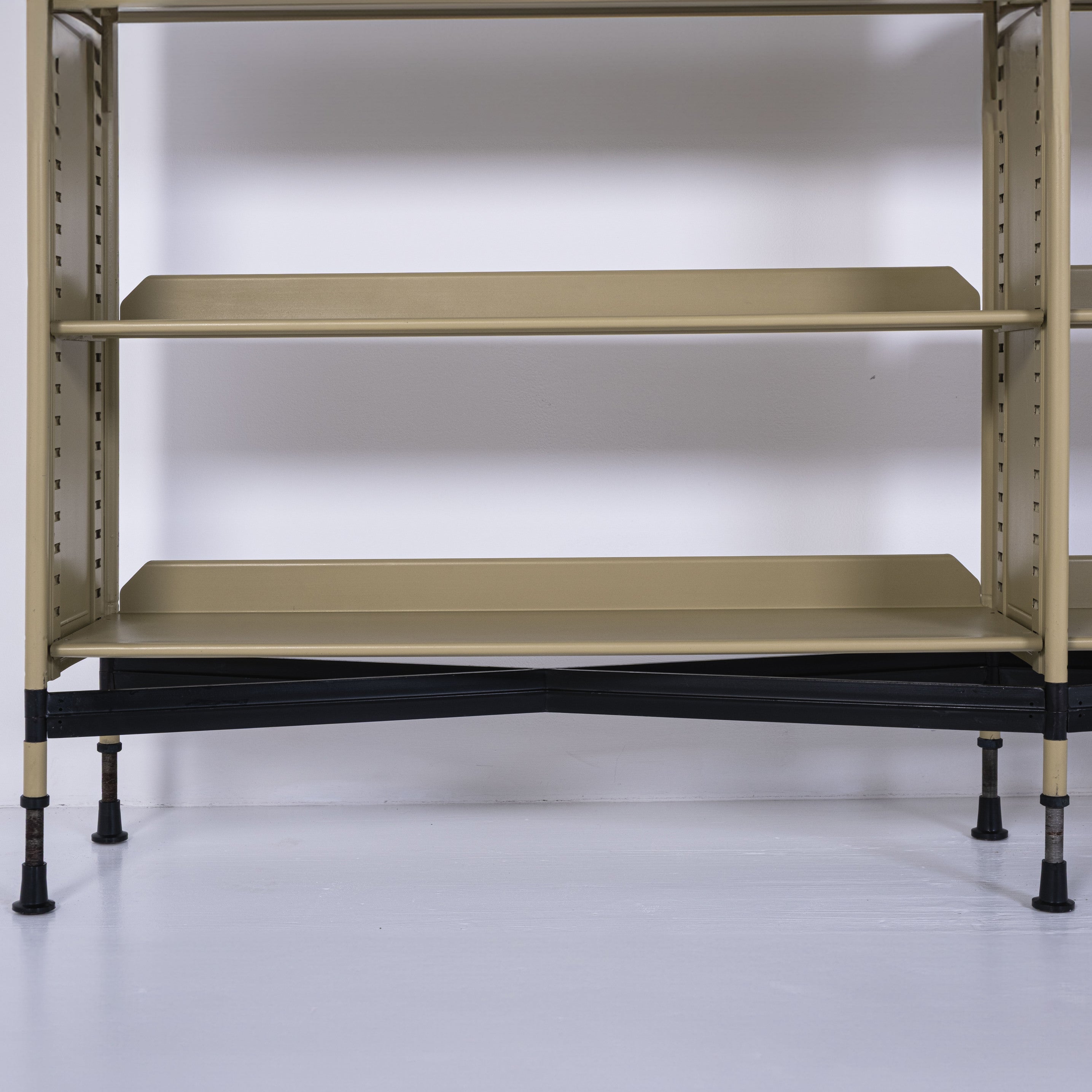 Bibliothèque Spazio – Design Studio BBPR pour Olivetti