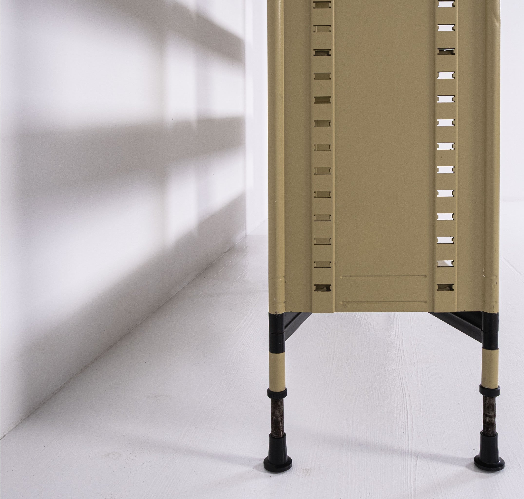 Bibliothèque Spazio – Design Studio BBPR pour Olivetti