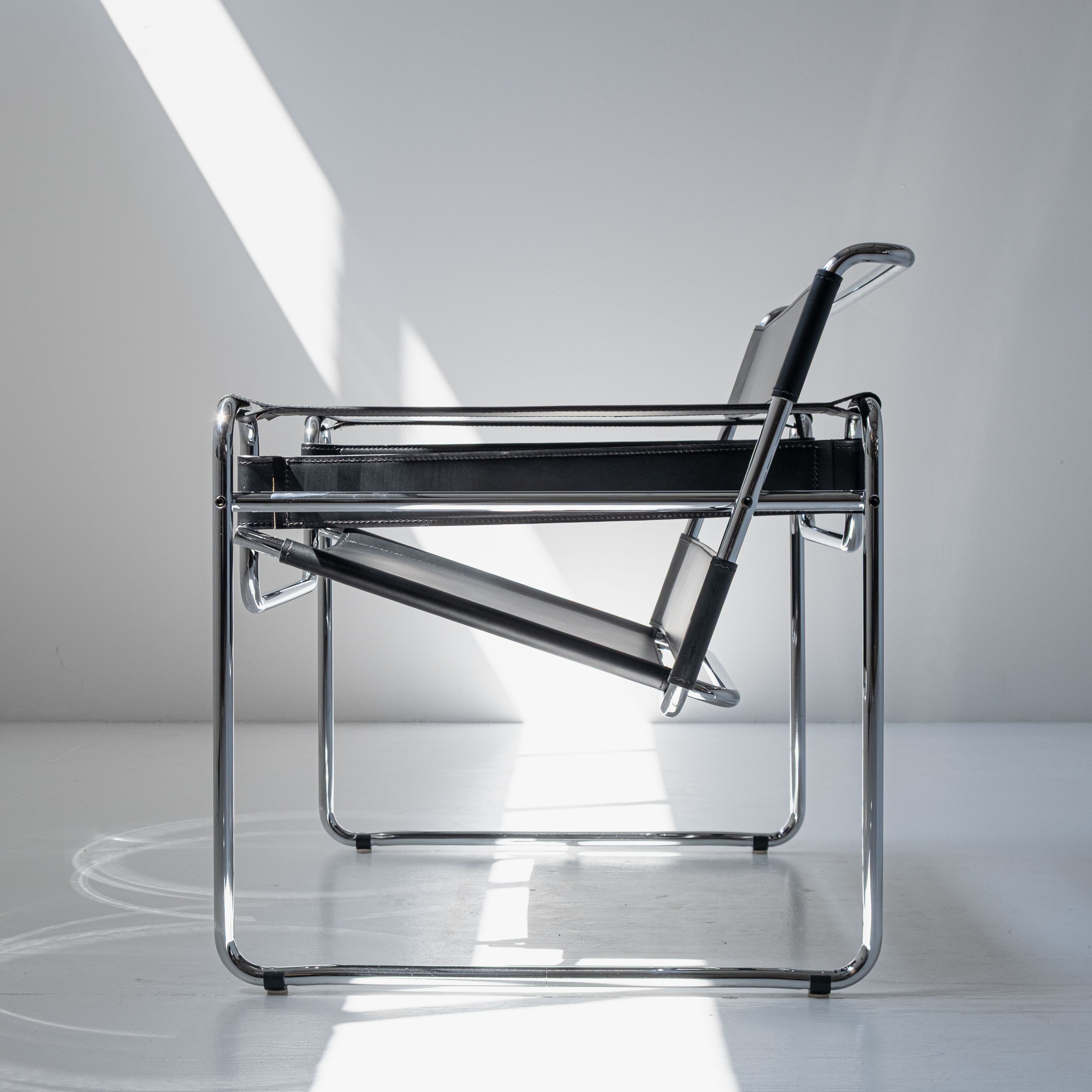Chaise Wassily B3 – design Marcel Breuer pour Knoll