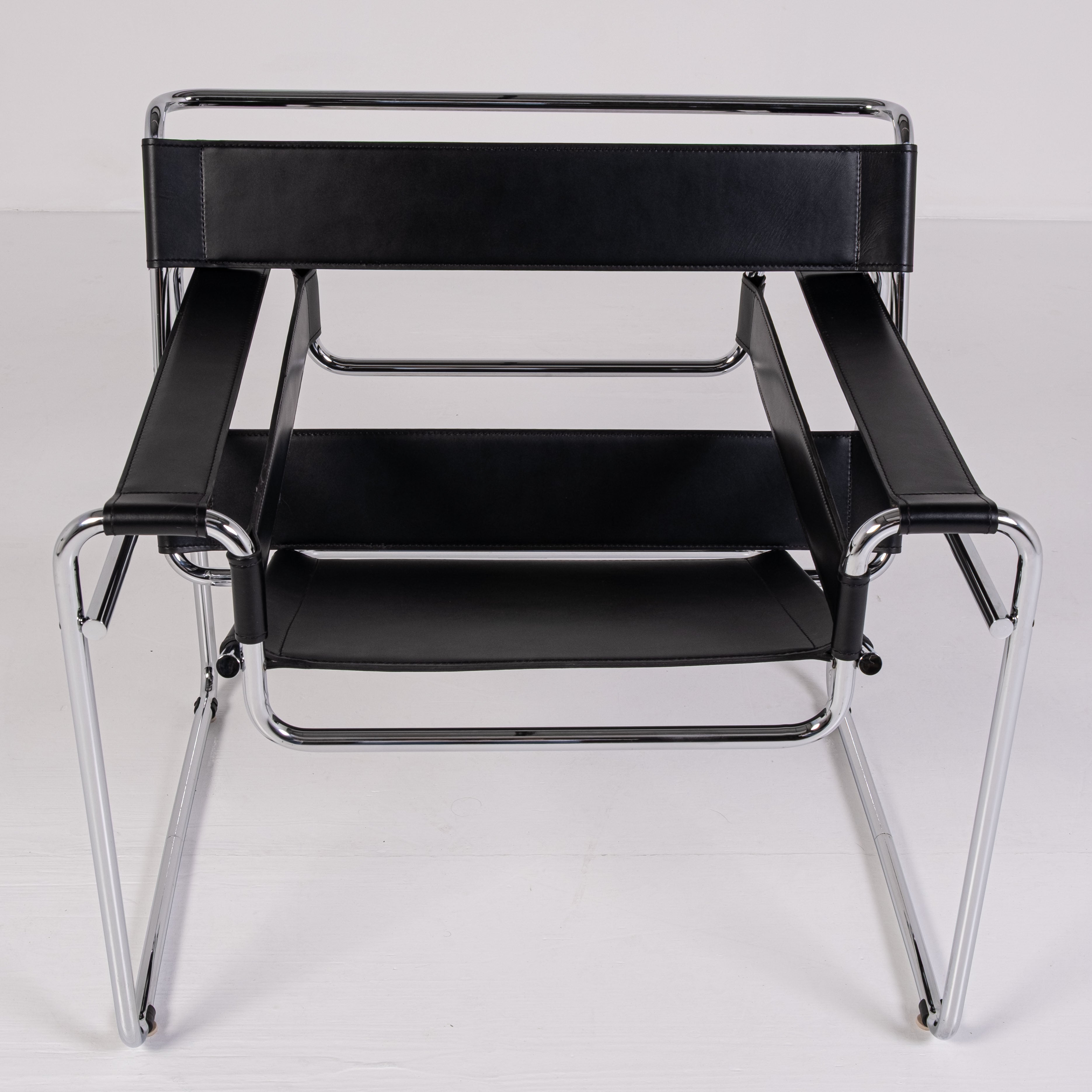 Chaise Wassily B3 – design Marcel Breuer pour Knoll