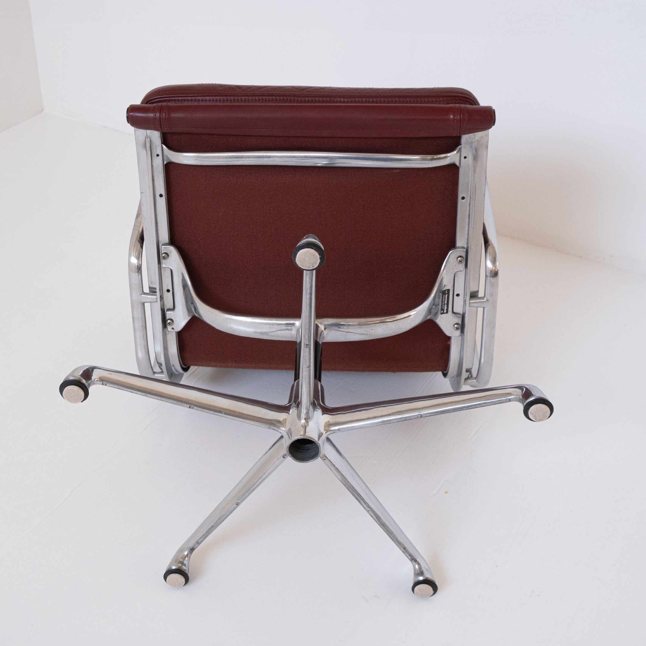 Soft Pad EA 217 Office Chair by Charles and Ray Eames for ICF