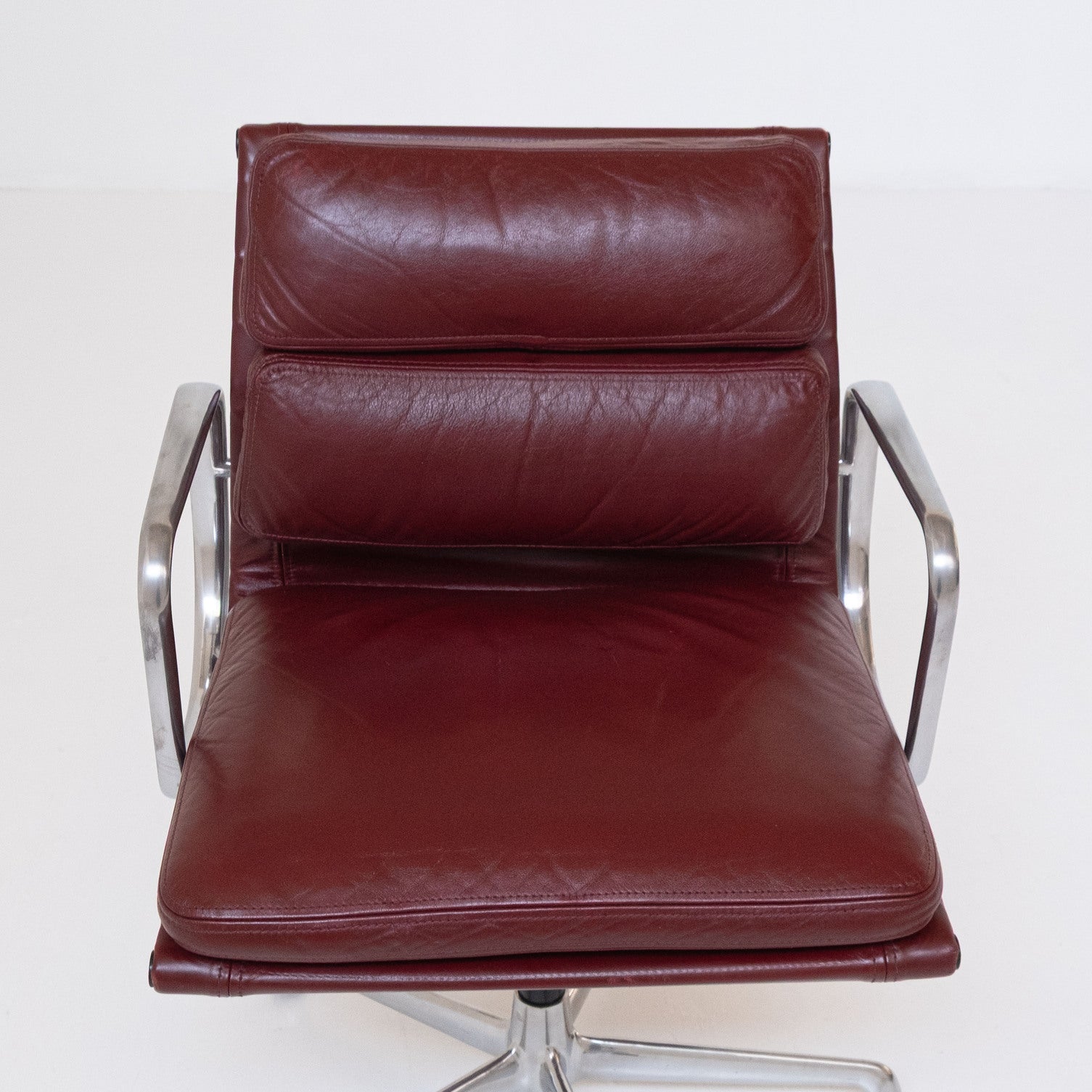 Soft Pad EA 217 Office Chair by Charles and Ray Eames for ICF