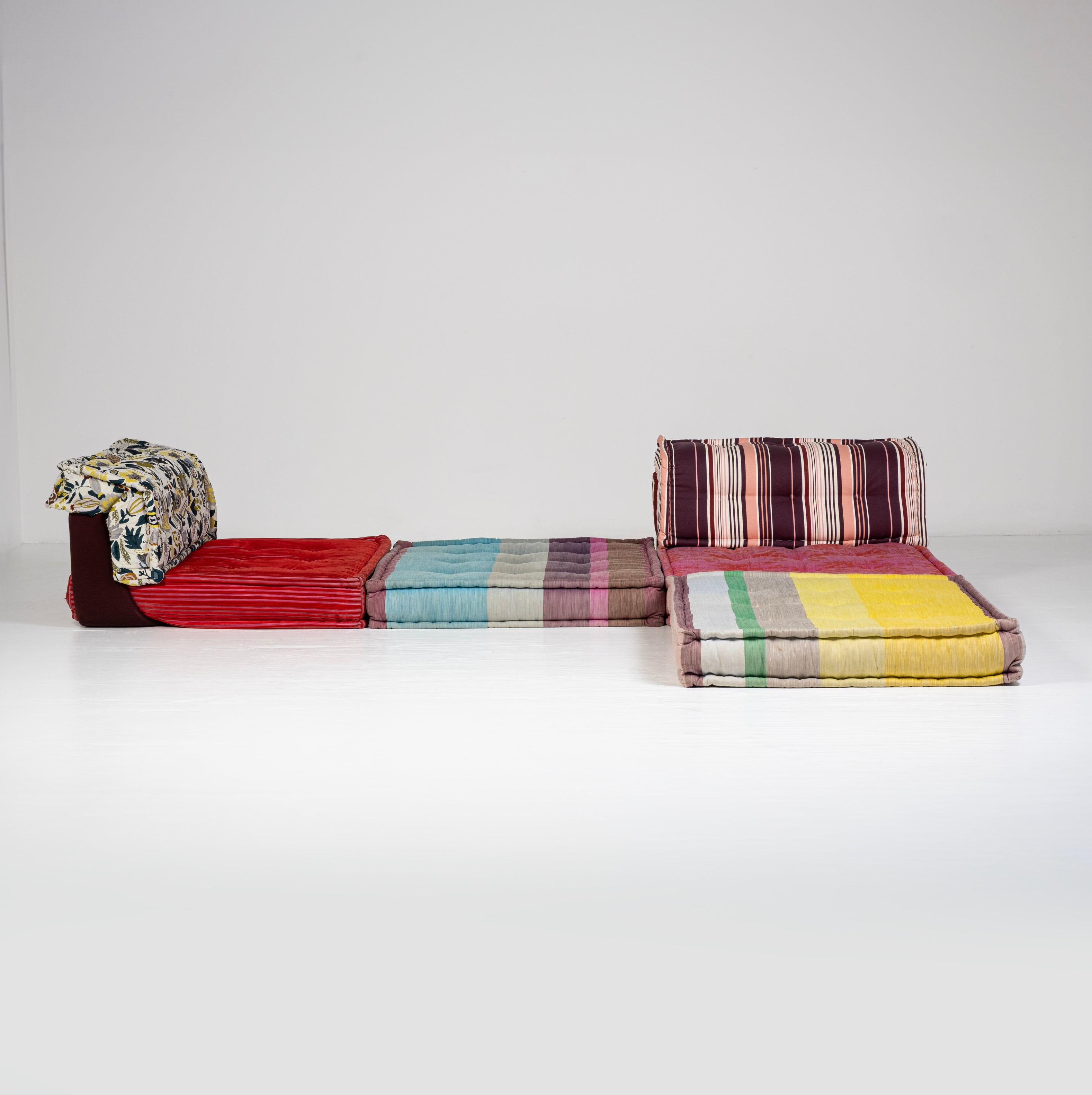 Mah Jong Sofa – design Hans Hopfer for Roche Bobois