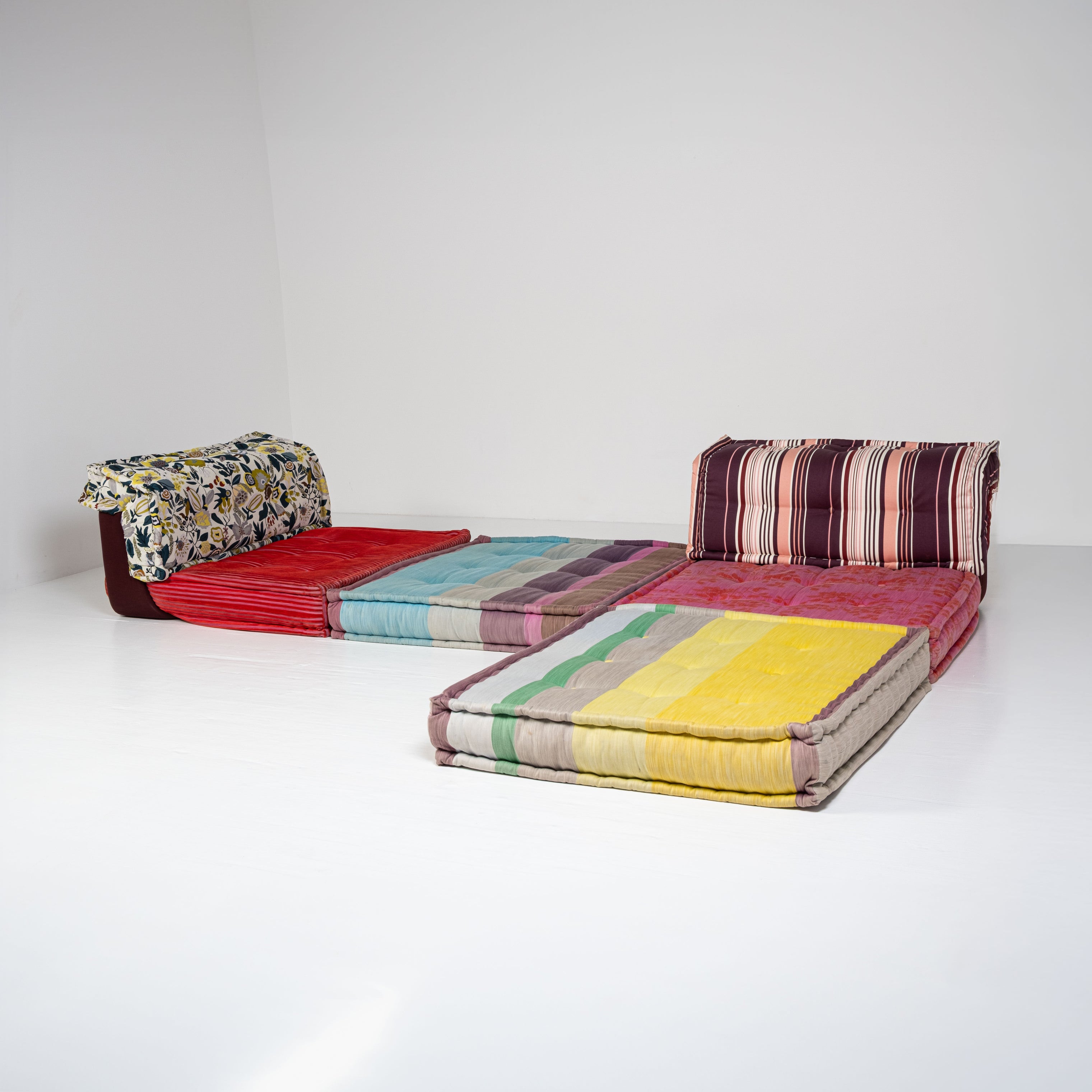 Mah Jong Sofa – design Hans Hopfer for Roche Bobois