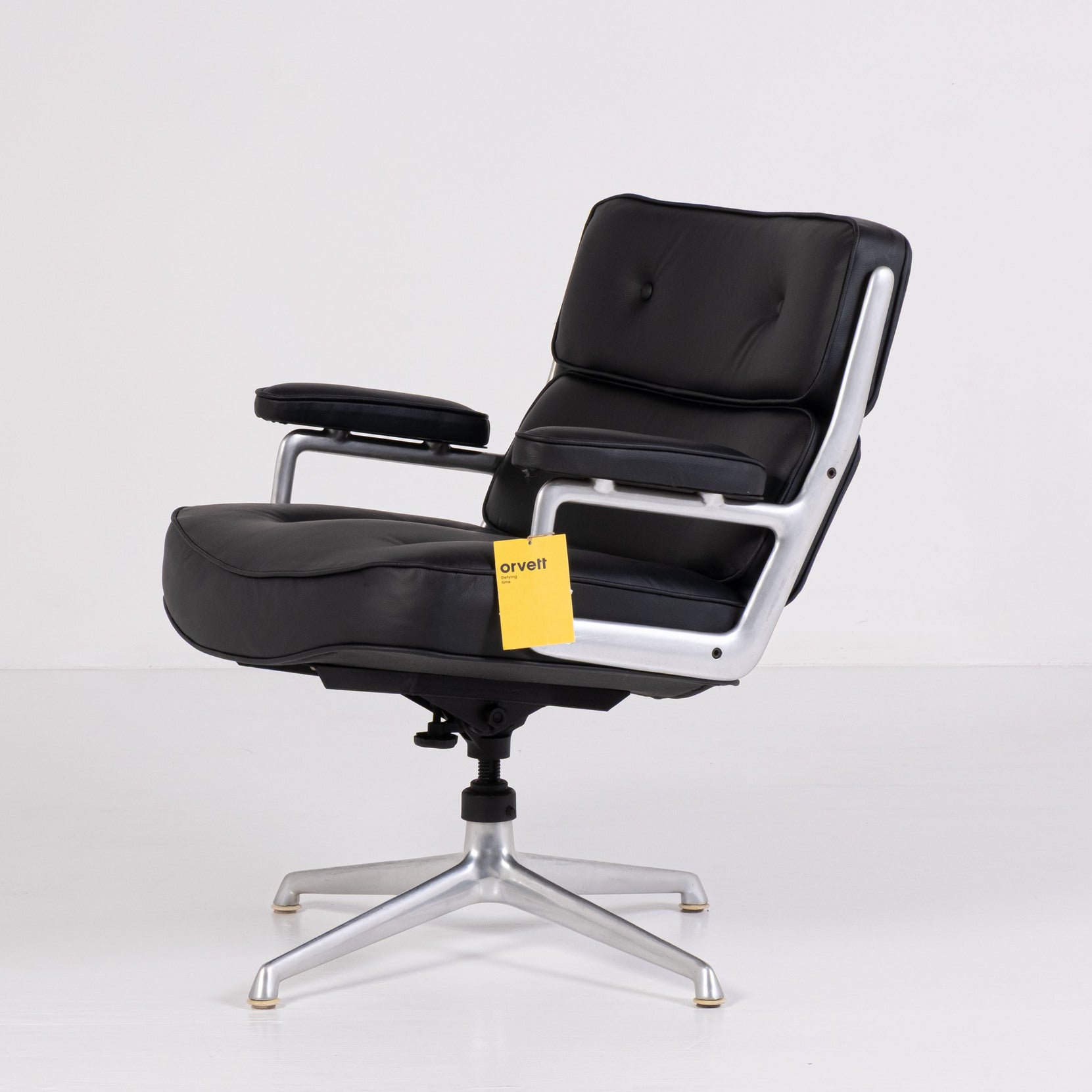 Poltrona Lobby Chair ES 108 – Design Charles e Ray Eames per Herman Miller