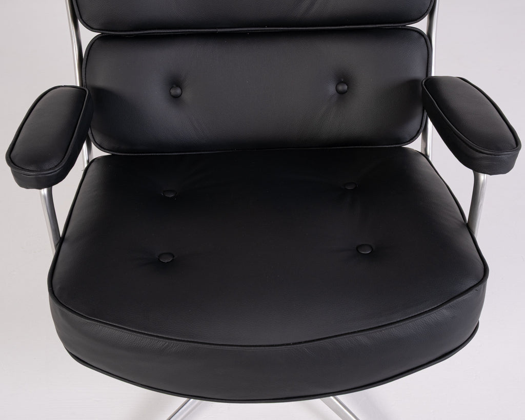 Poltrona Lobby Chair ES 108 – Design Charles e Ray Eames per Herman Miller