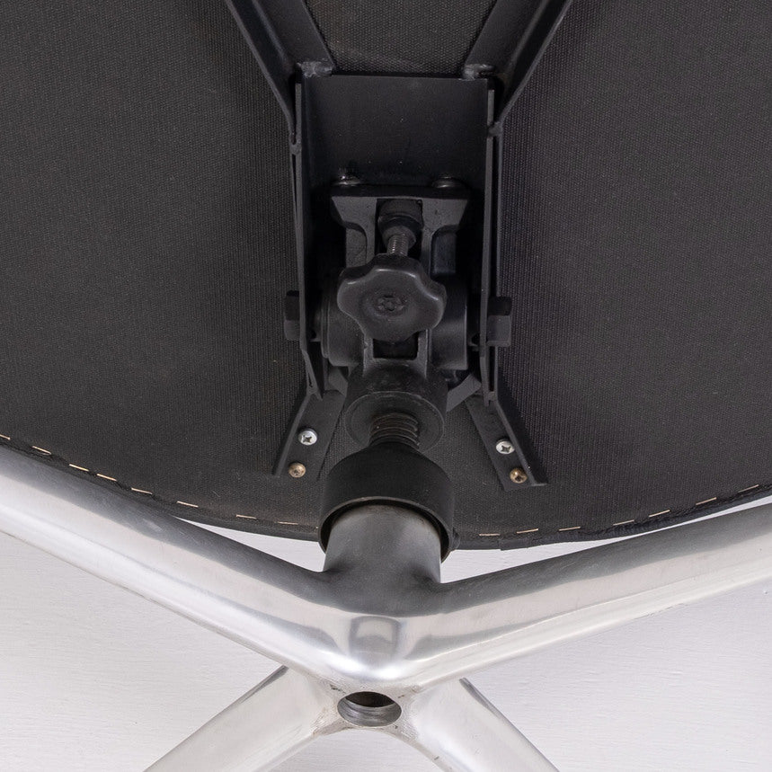 Poltrona Lobby Chair ES 108 – Design Charles e Ray Eames per Herman Miller