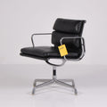 Sedia da ufficio Soft Pad EA 217 di Charles e Ray Eames per ICF