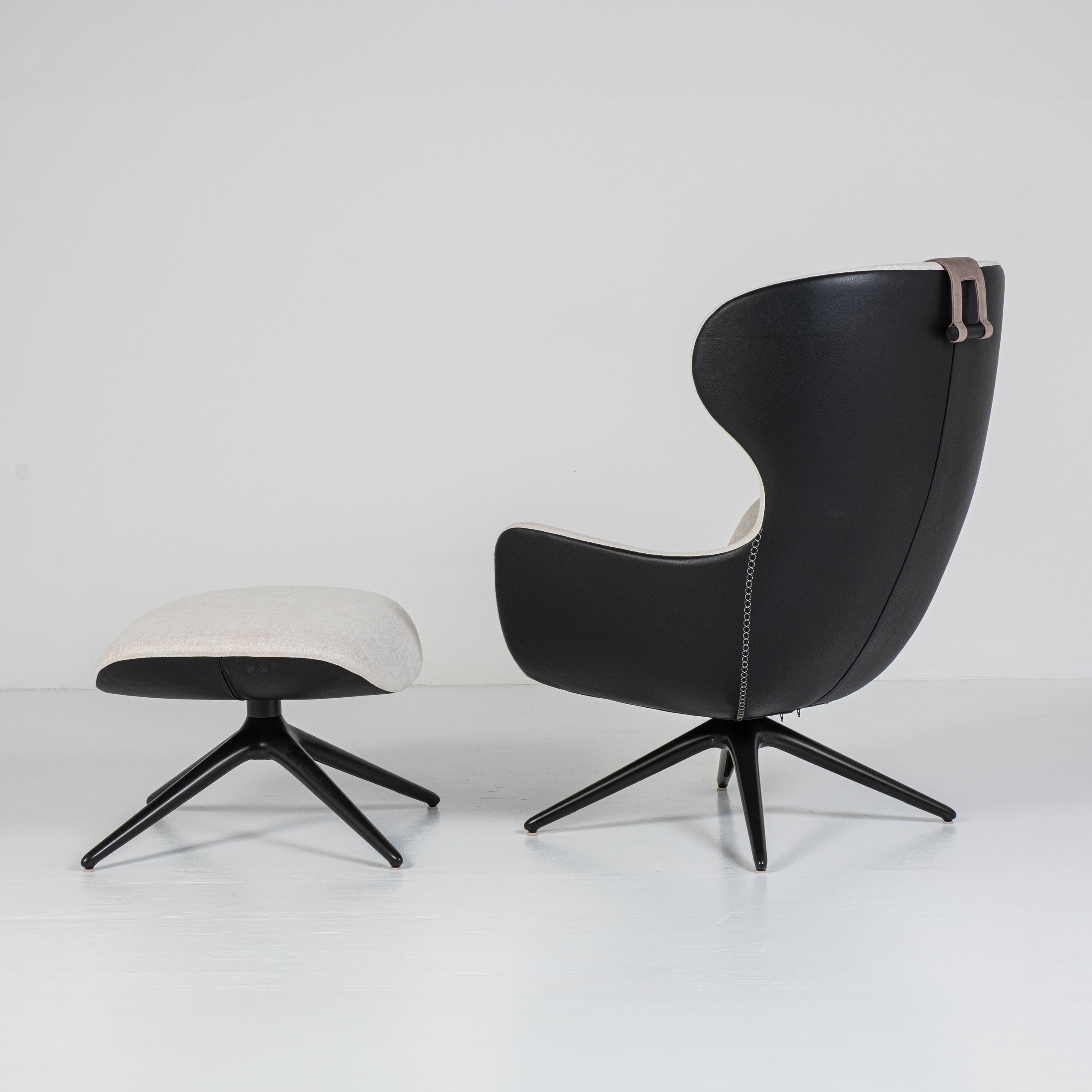 Poltrona Mad Joker con Pouf – Design Marcel Wanders per Poliform