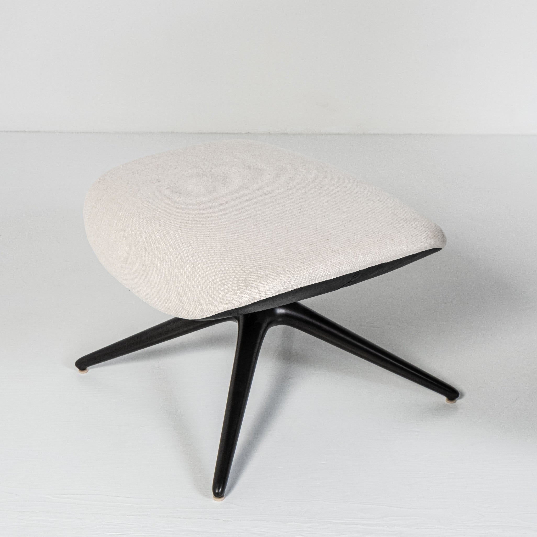 Poltrona Mad Joker con Pouf – Design Marcel Wanders per Poliform