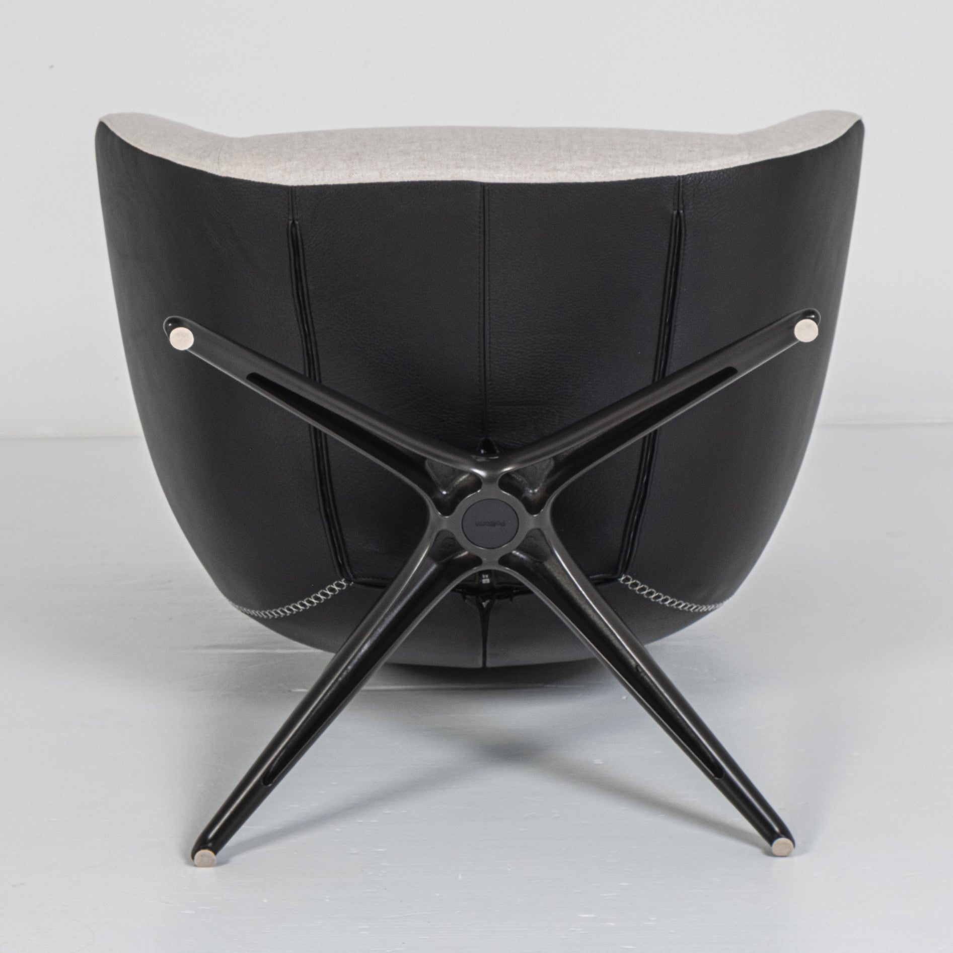 Poltrona Mad Joker con Pouf – Design Marcel Wanders per Poliform