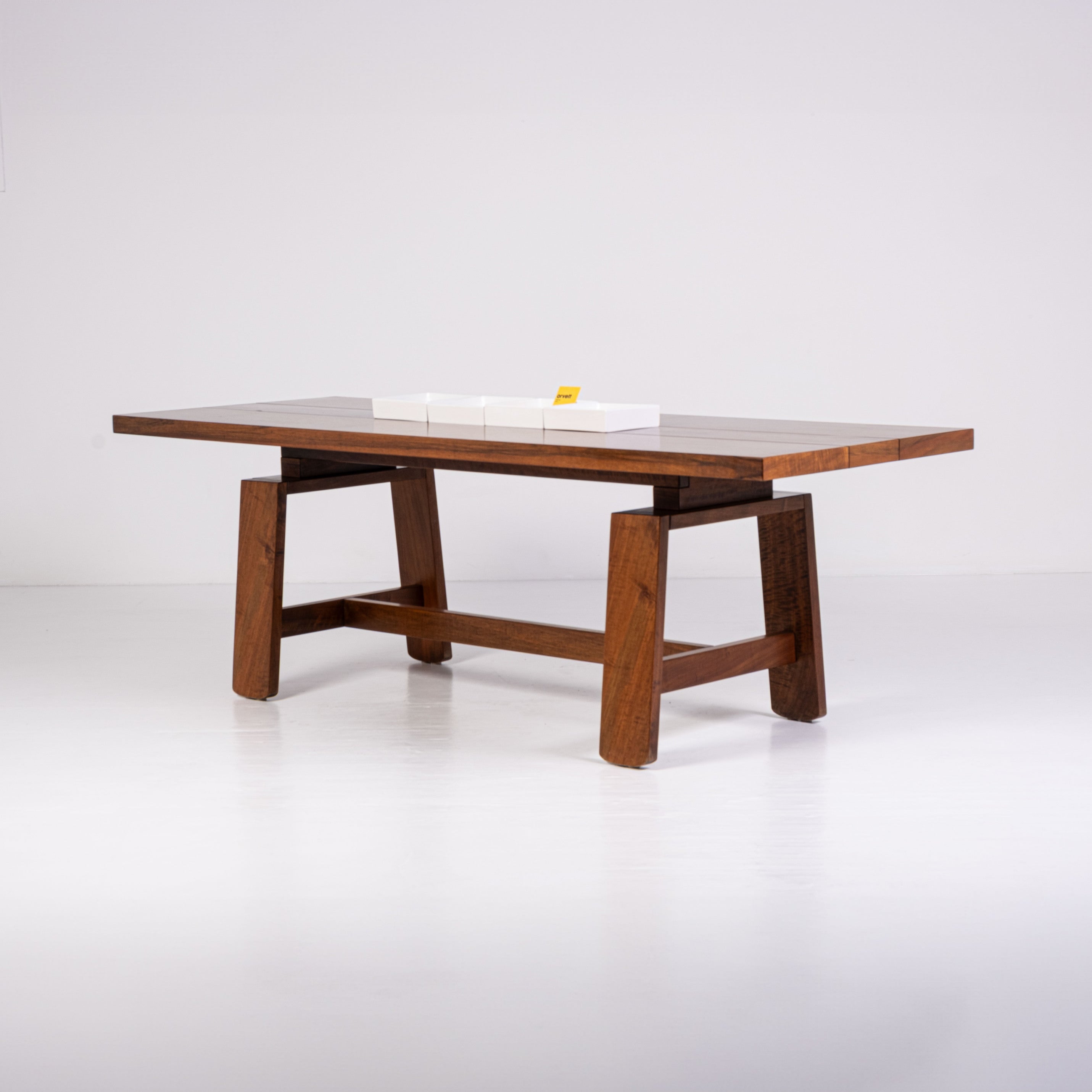 Table 611 – Designed by Silvio Coppola for Bernini