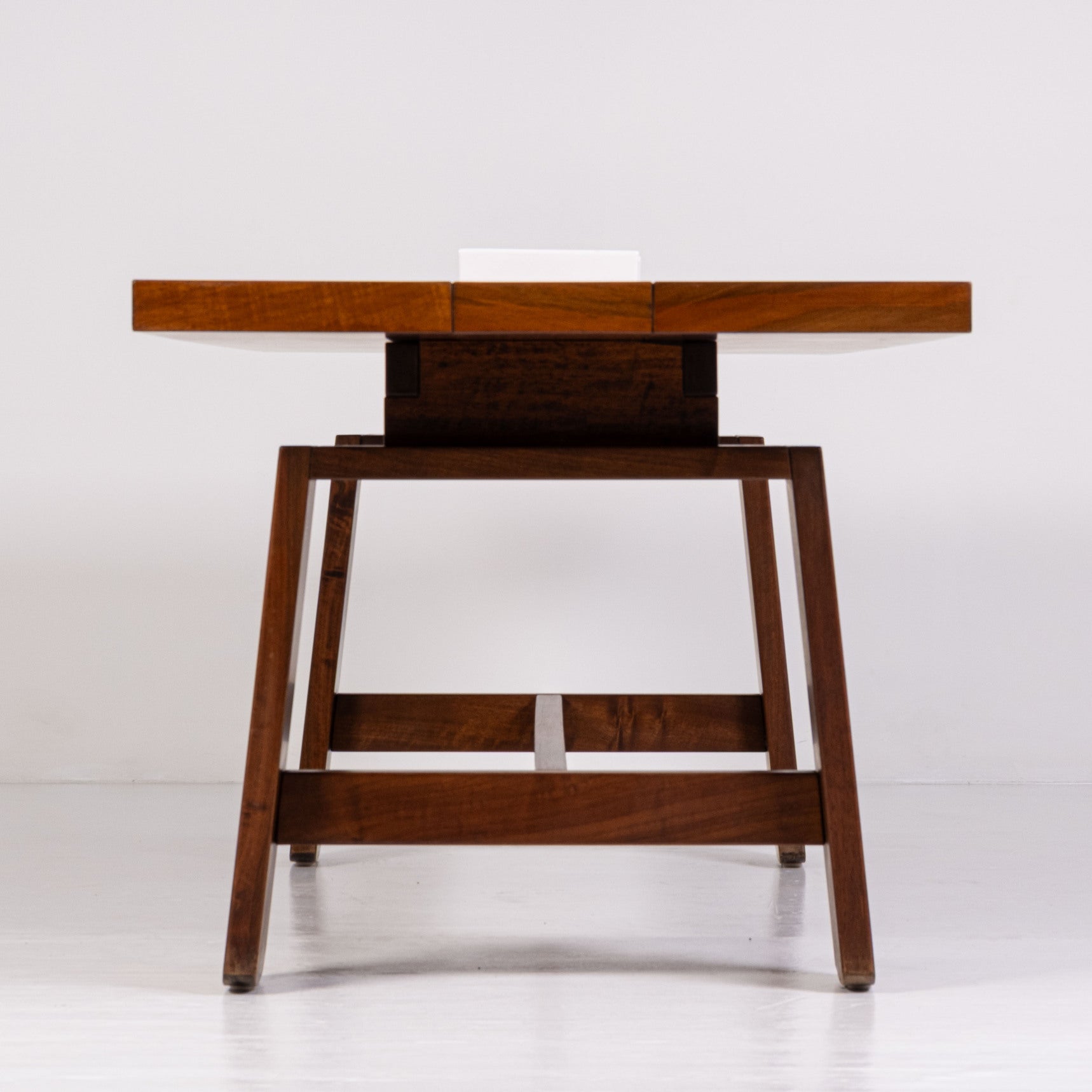 Table 611 – Designed by Silvio Coppola for Bernini