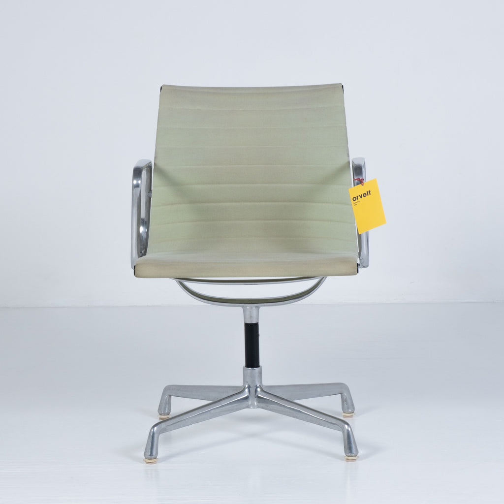Aluminium Chair EA 108 – Designed by Charles and Ray Eames for ICF