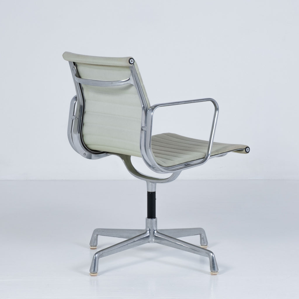 Aluminium Chair EA 108 – Designed by Charles and Ray Eames for ICF