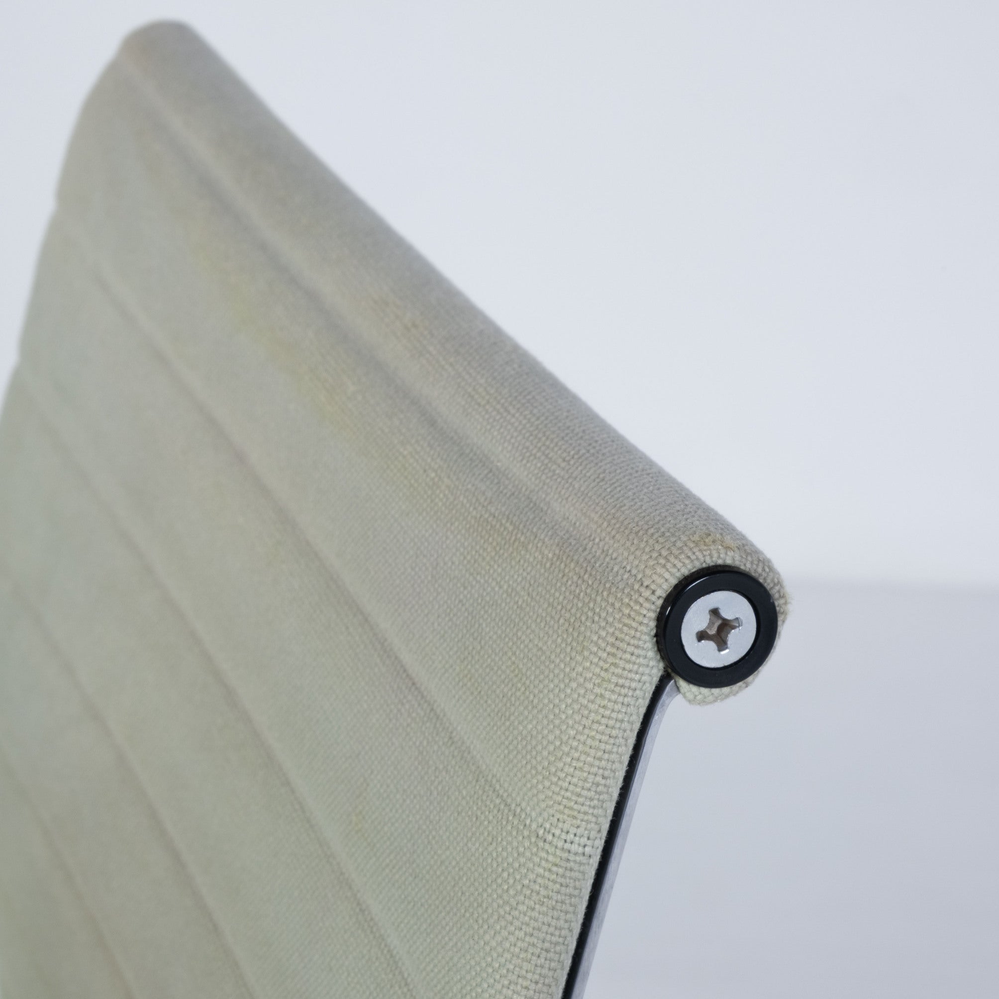 Aluminium Chair EA 108 – Designed by Charles and Ray Eames for ICF