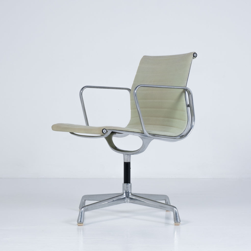 Aluminium Chair EA 108 – Designed by Charles and Ray Eames for ICF