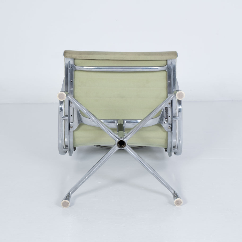 Aluminium Chair EA 108 – Designed by Charles and Ray Eames for ICF