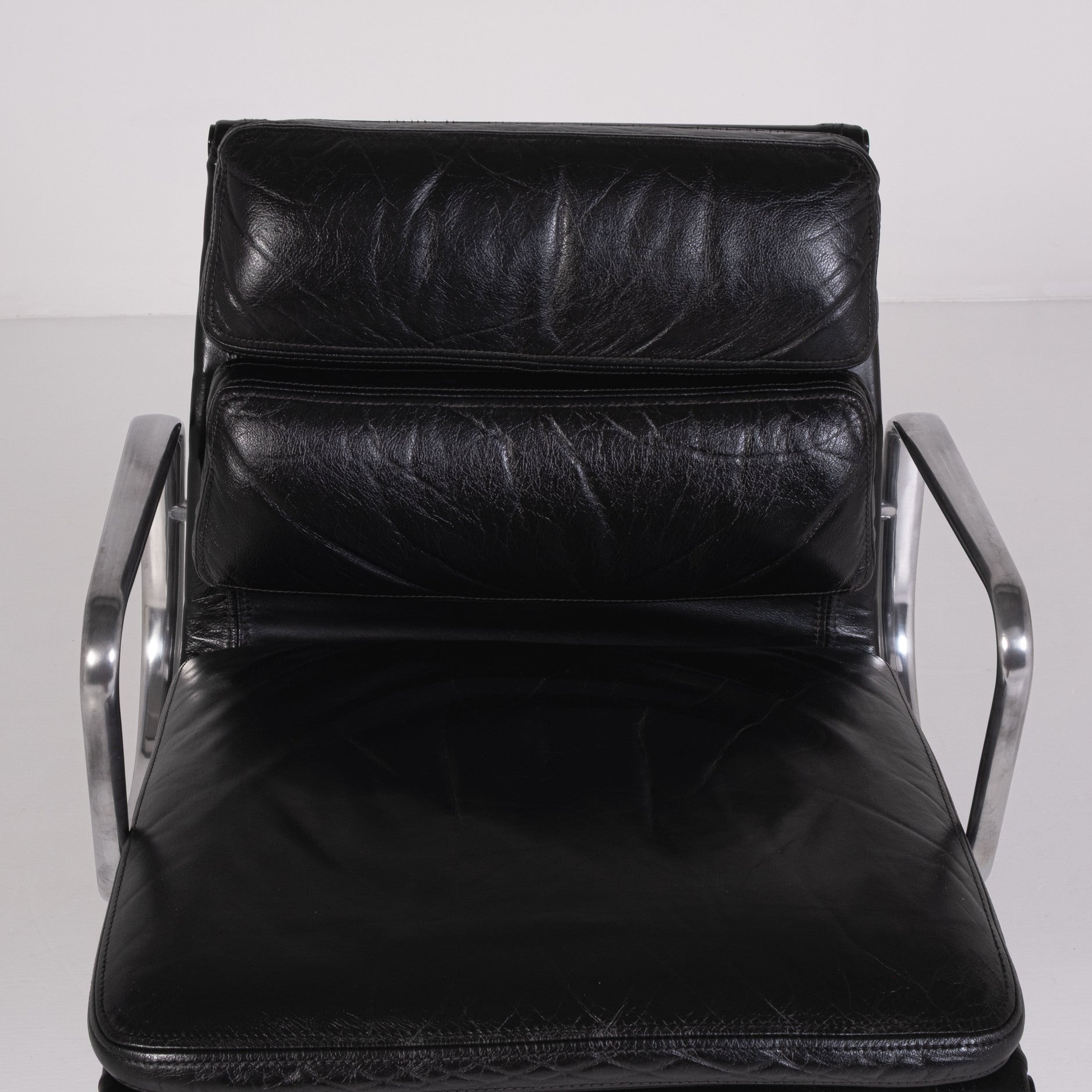 Chaise de bureau Soft Pad EA 217 de Charles et Ray Eames pour ICF