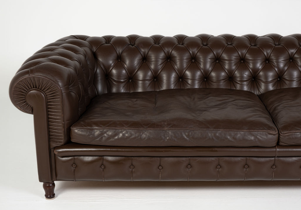 Divano Chester a 4 Posti – Design Renzo Frau per Poltrona Frau