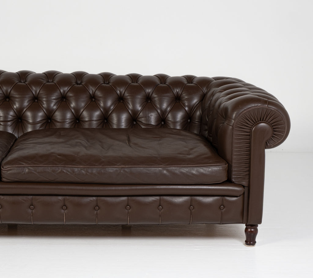 Divano Chester a 4 Posti – Design Renzo Frau per Poltrona Frau