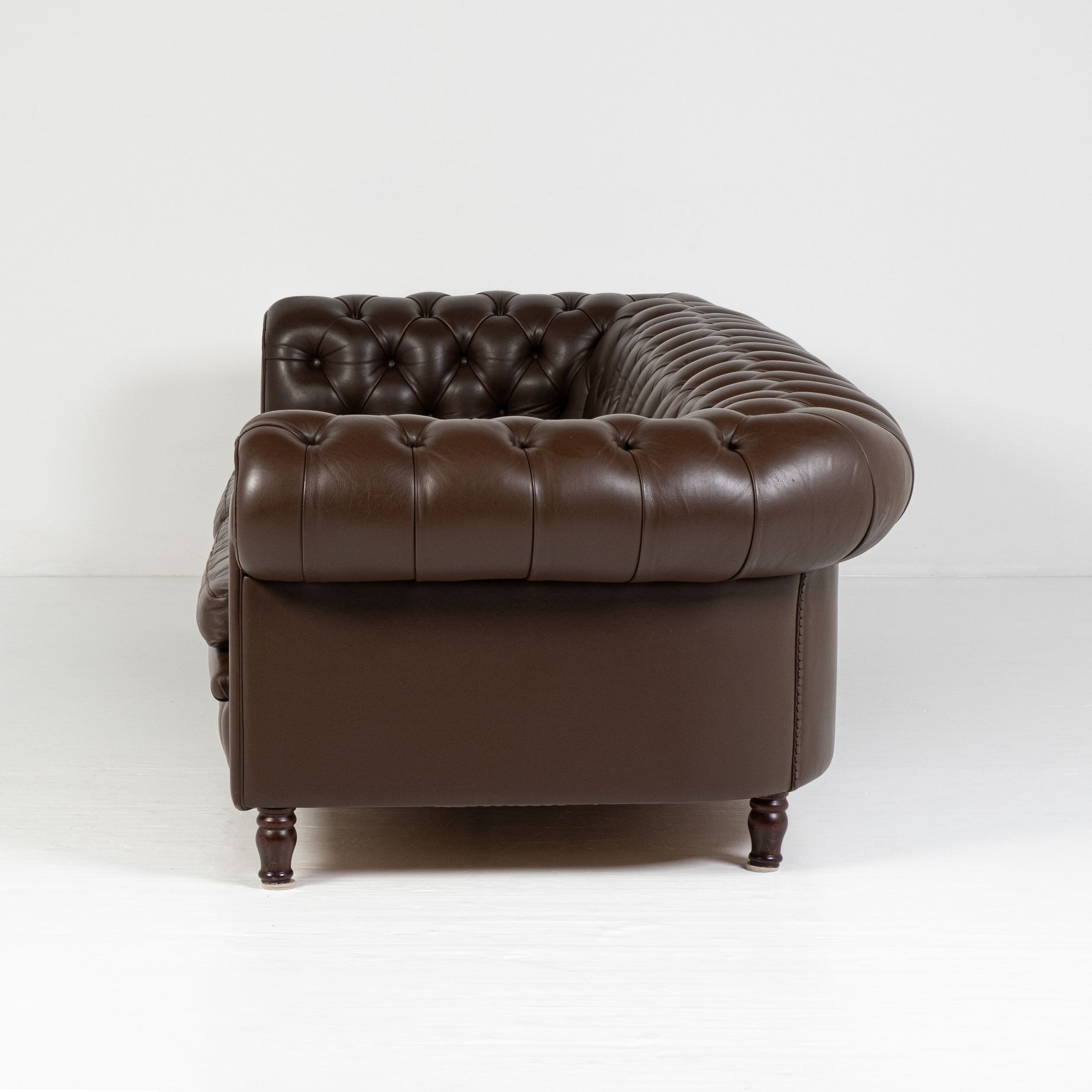Divano Chester a 4 Posti – Design Renzo Frau per Poltrona Frau