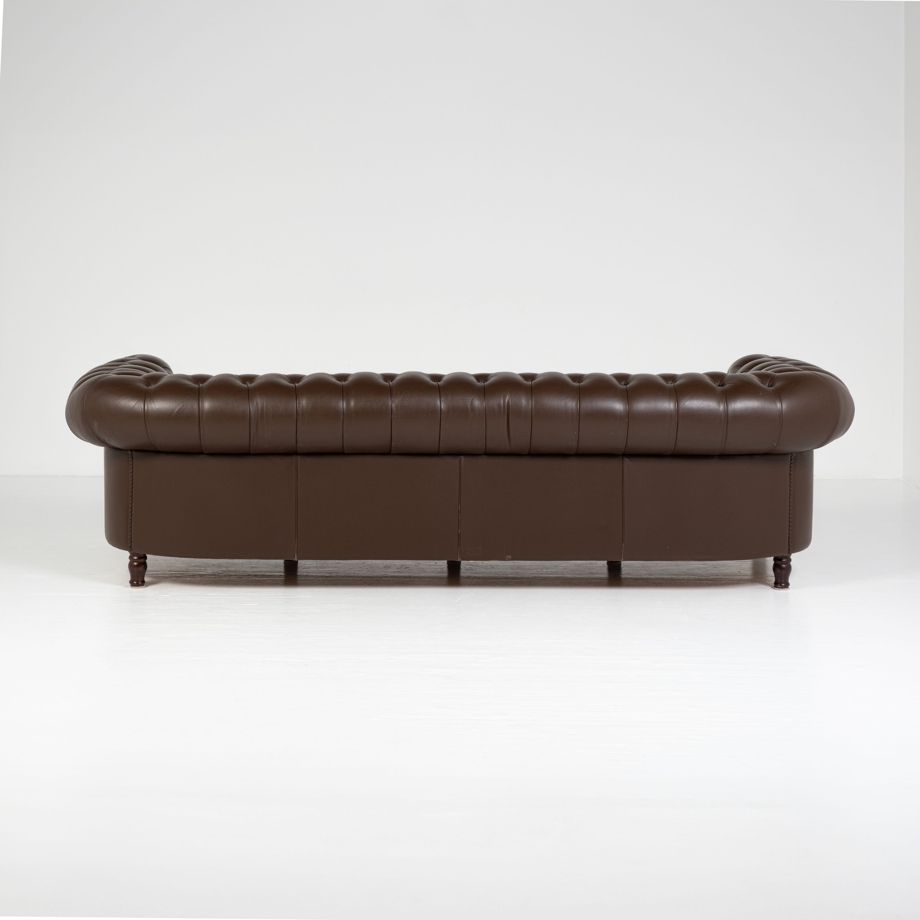Divano Chester a 4 Posti – Design Renzo Frau per Poltrona Frau