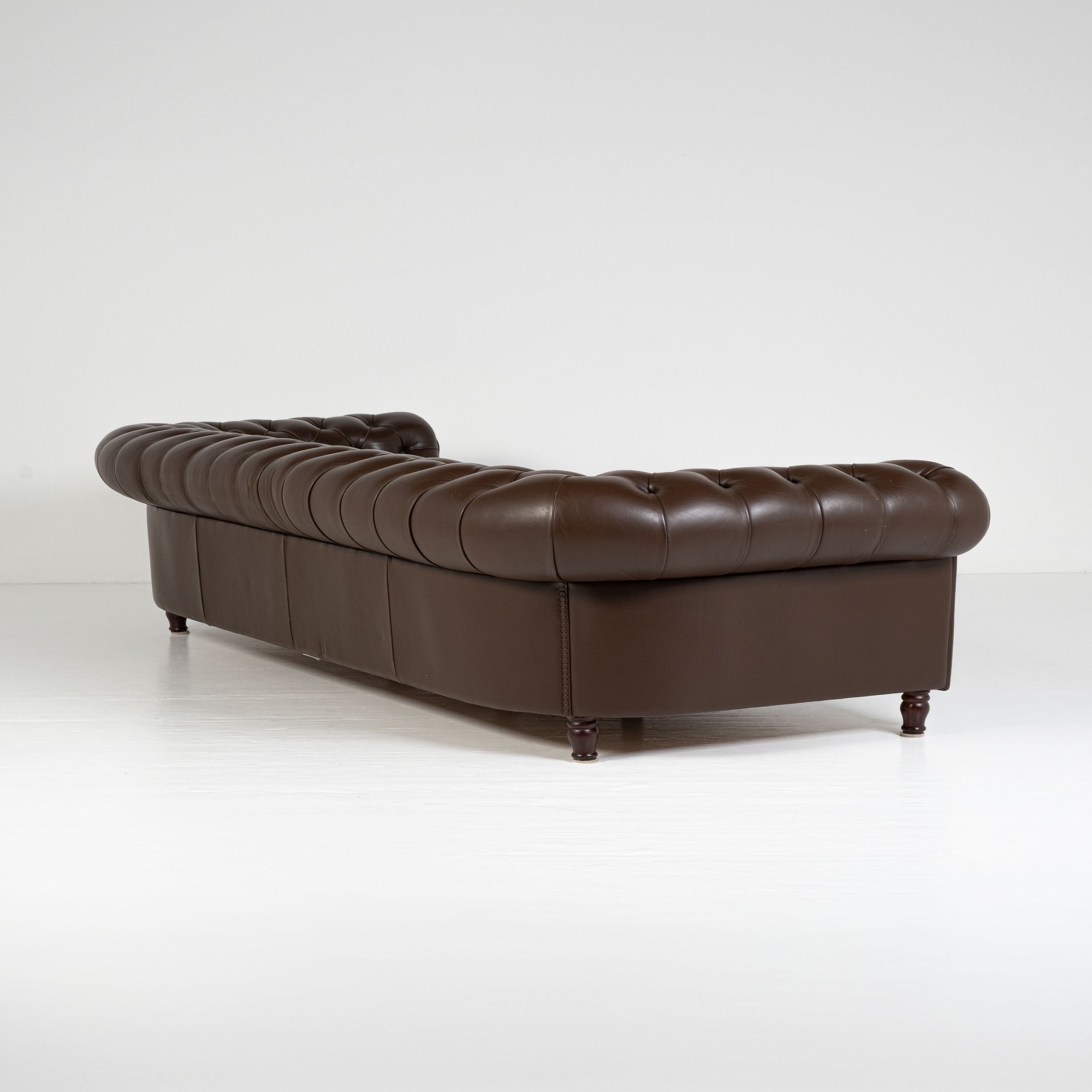 Divano Chester a 4 Posti – Design Renzo Frau per Poltrona Frau