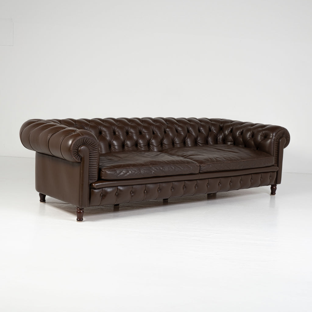 Divano Chester a 4 Posti – Design Renzo Frau per Poltrona Frau