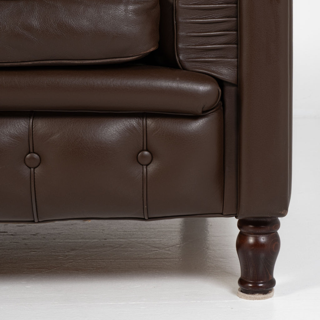 Divano Chester a 4 Posti – Design Renzo Frau per Poltrona Frau