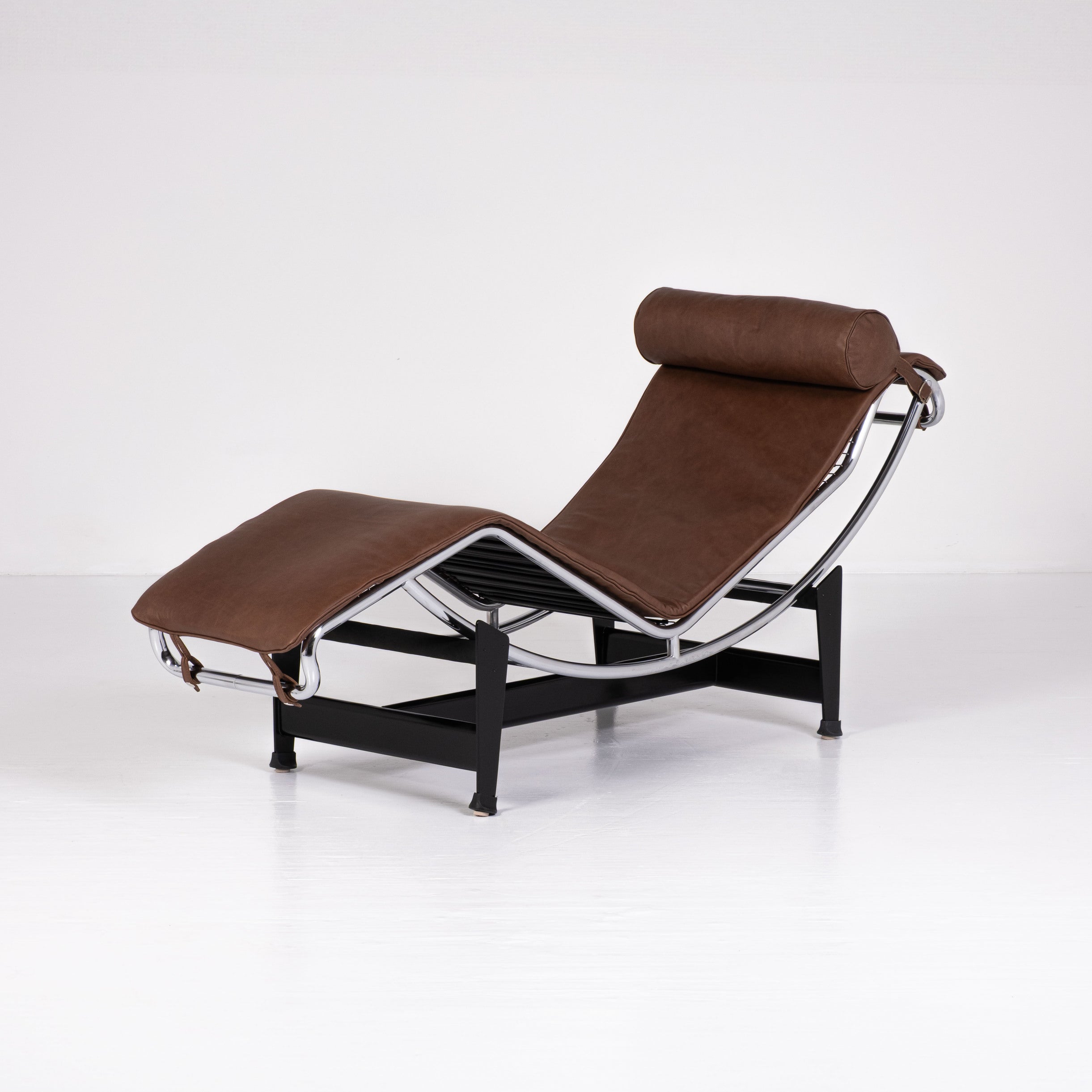 LC4 Chaise Longue – Designed by Le Corbusier for Cassina