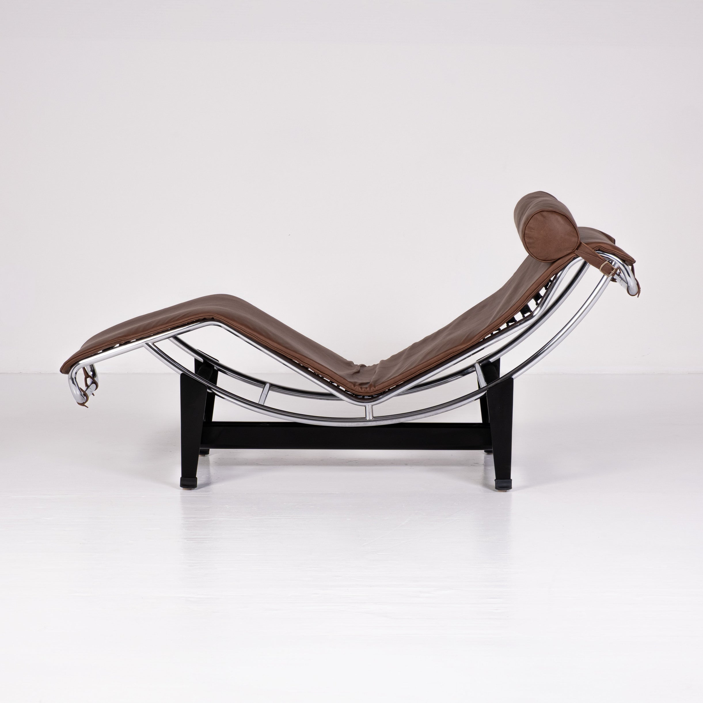 LC4 Chaise Longue – Designed by Le Corbusier for Cassina